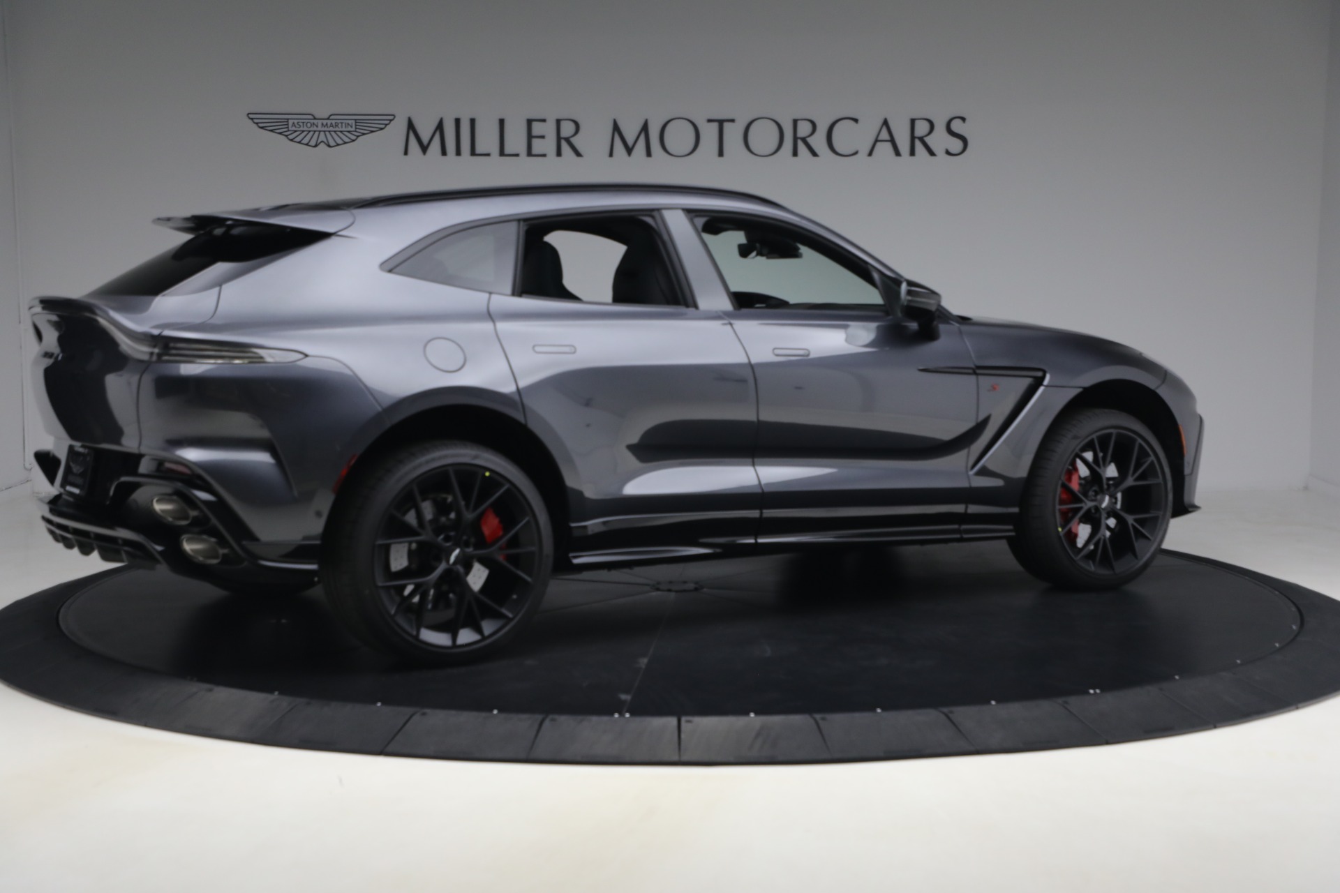 New-2026-Aston-Martin-DBX-S