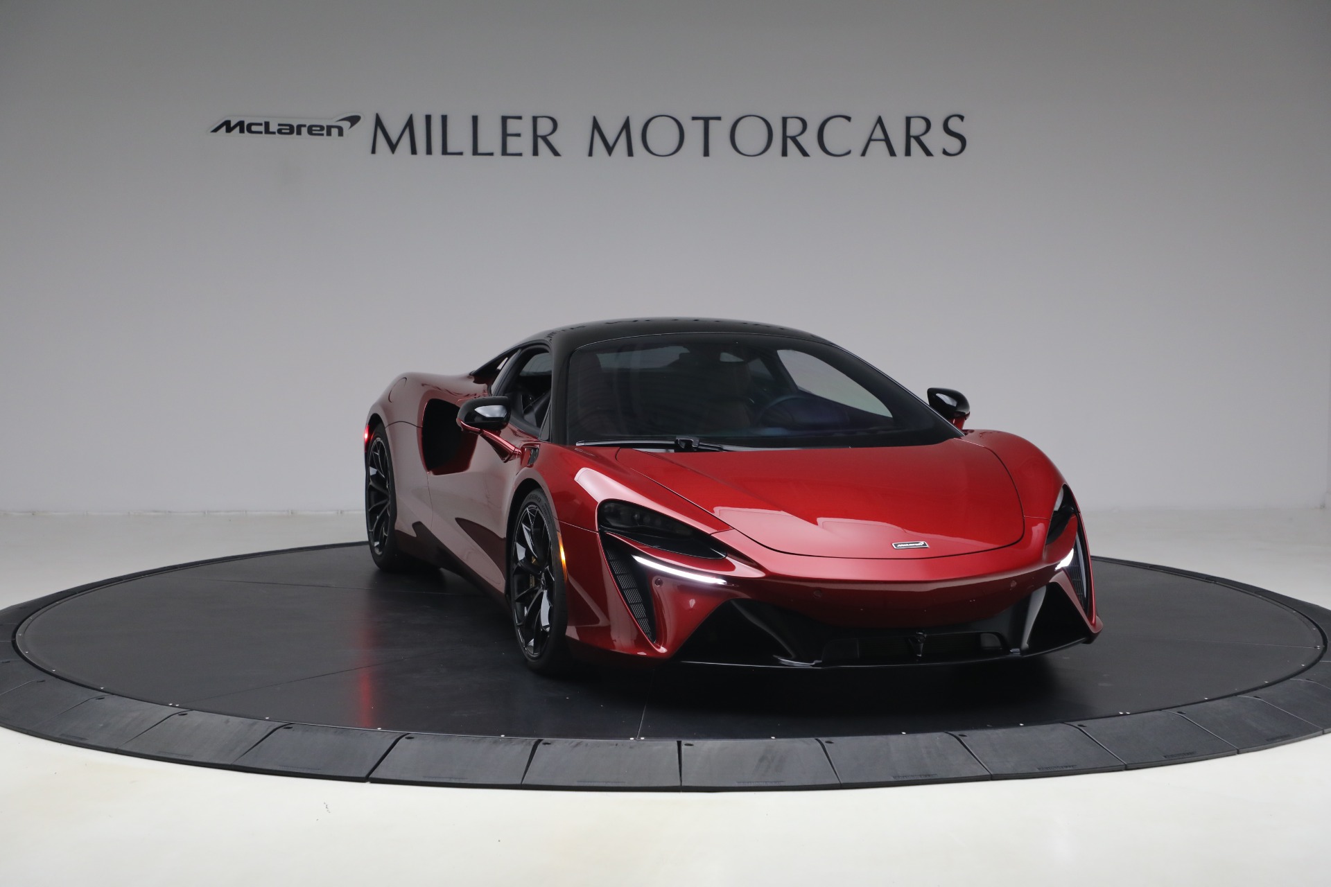 Used-2024-McLaren-Artura-TechLux