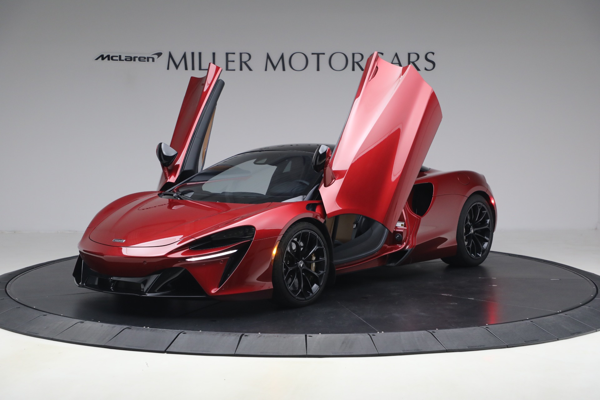 Used-2024-McLaren-Artura-TechLux