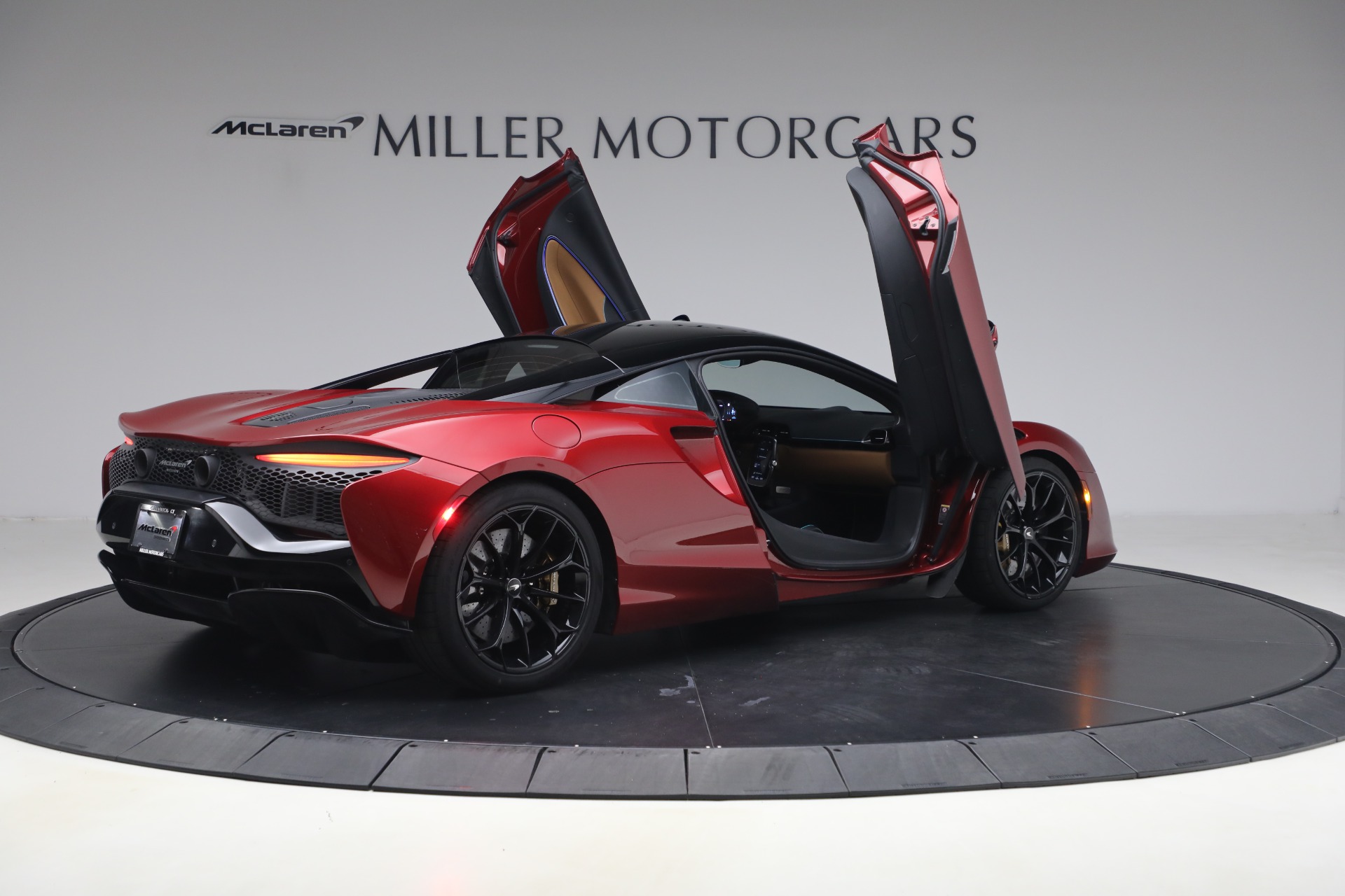 Used-2024-McLaren-Artura-TechLux