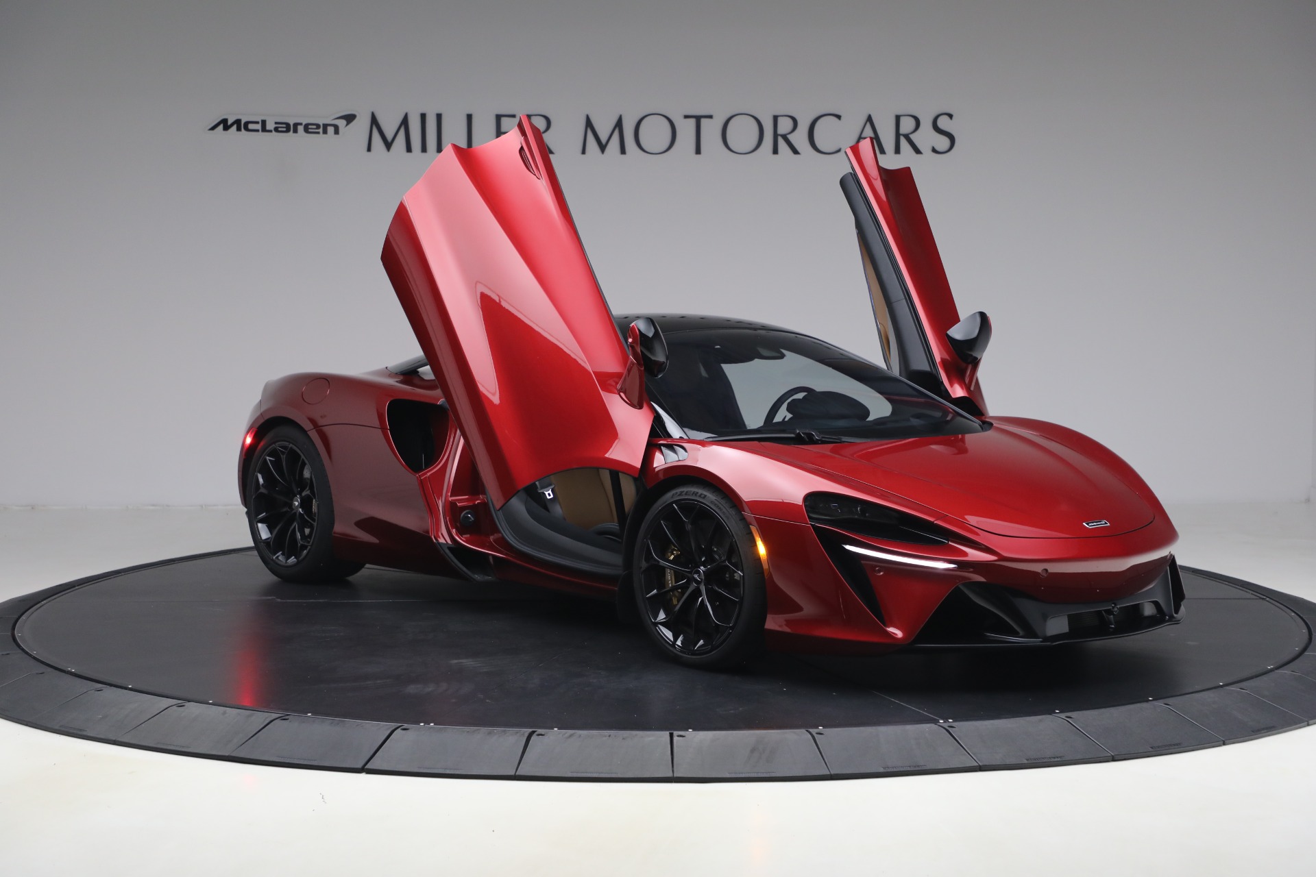 Used-2024-McLaren-Artura-TechLux