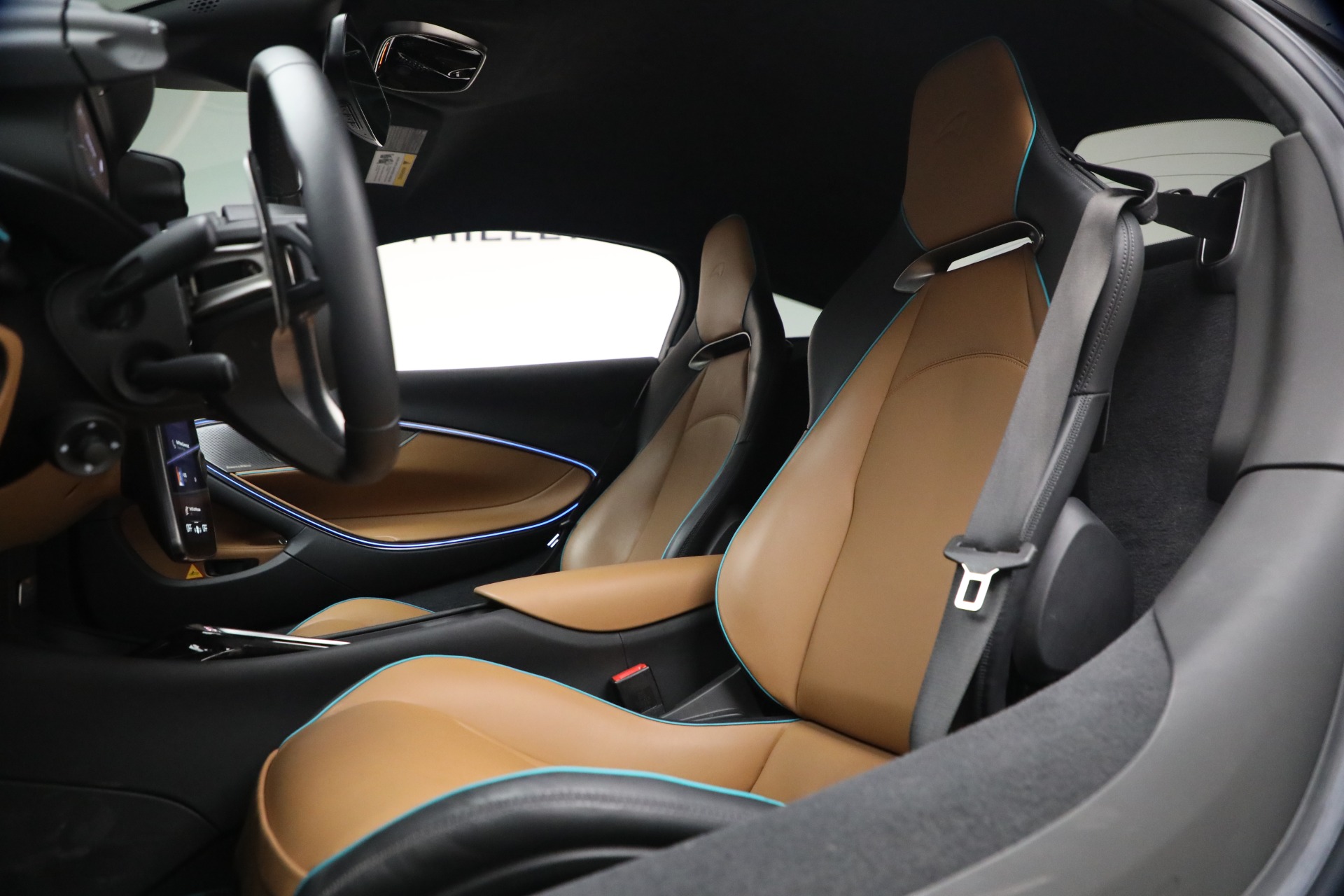 Used-2024-McLaren-Artura-TechLux