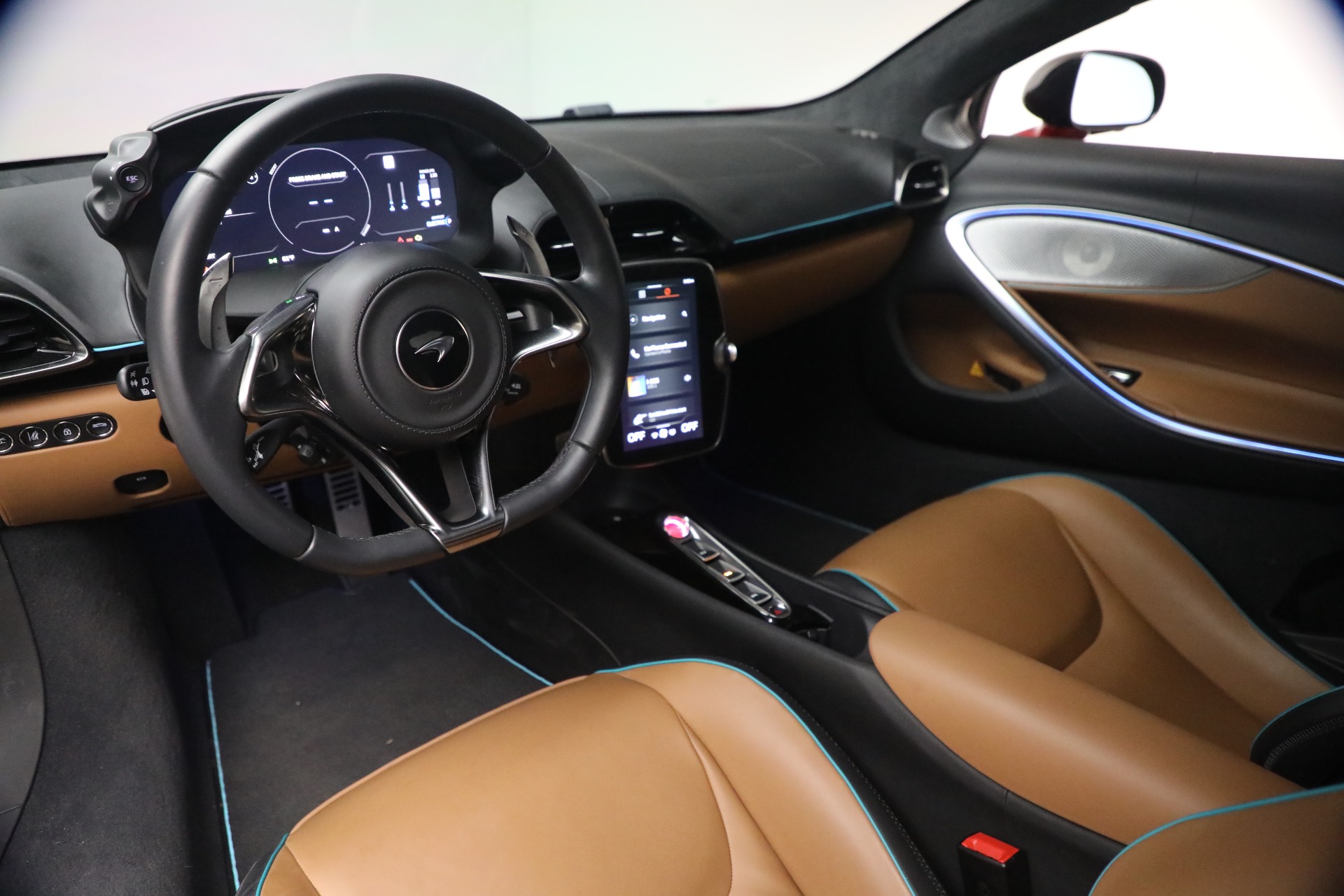 Used-2024-McLaren-Artura-TechLux