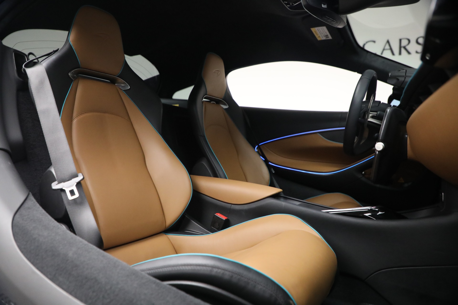 Used-2024-McLaren-Artura-TechLux