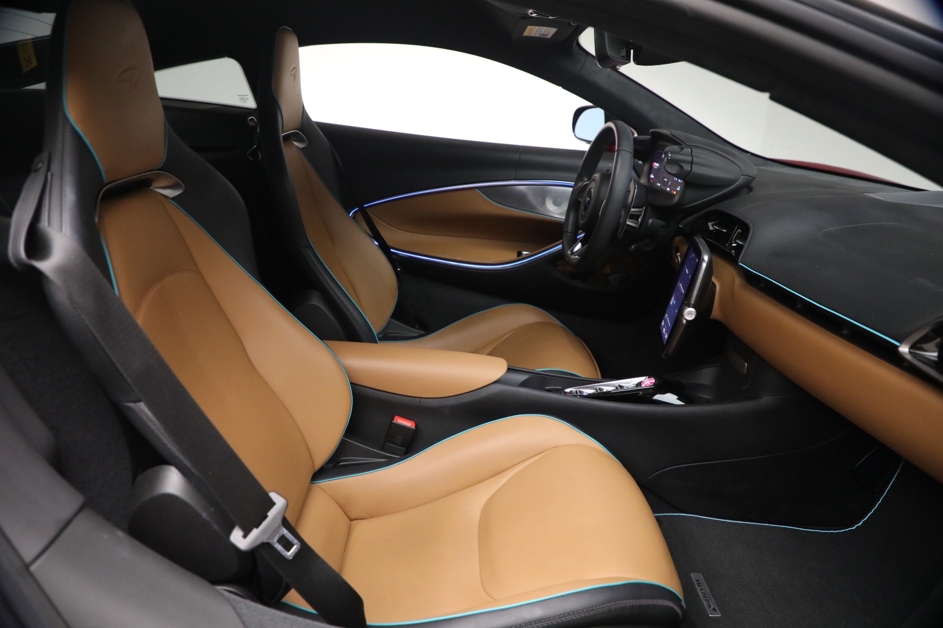 Used-2024-McLaren-Artura-TechLux