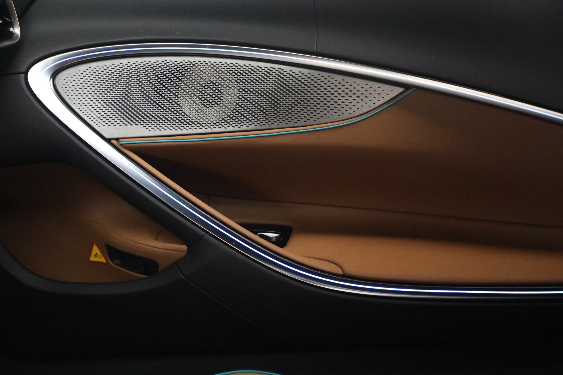 Used-2024-McLaren-Artura-TechLux