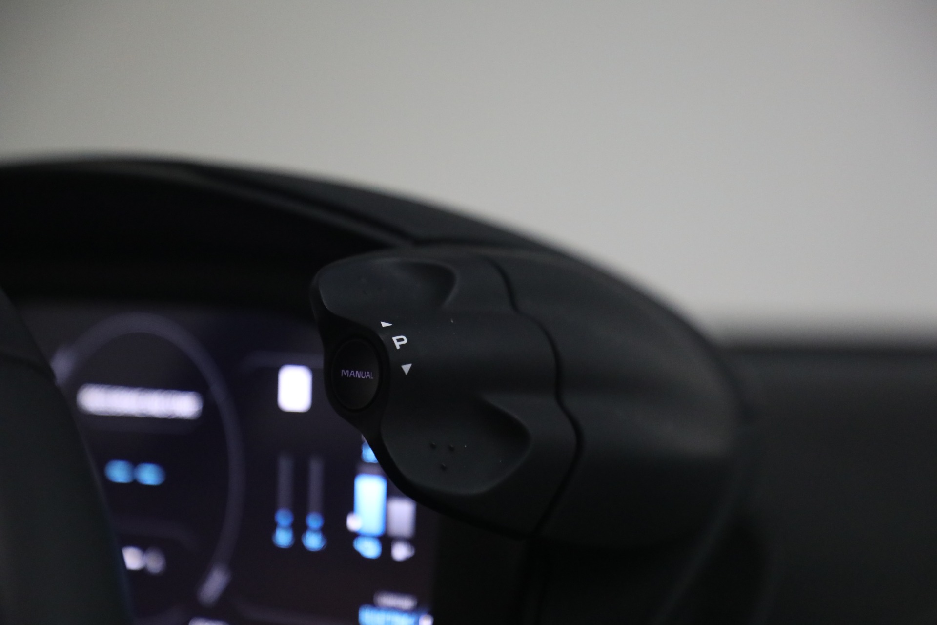 Used-2024-McLaren-Artura-TechLux