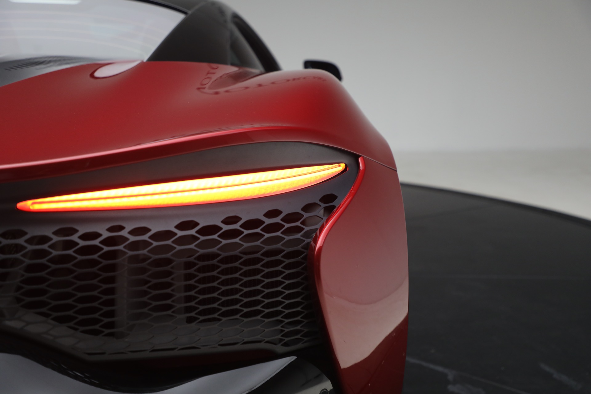 Used-2024-McLaren-Artura-TechLux