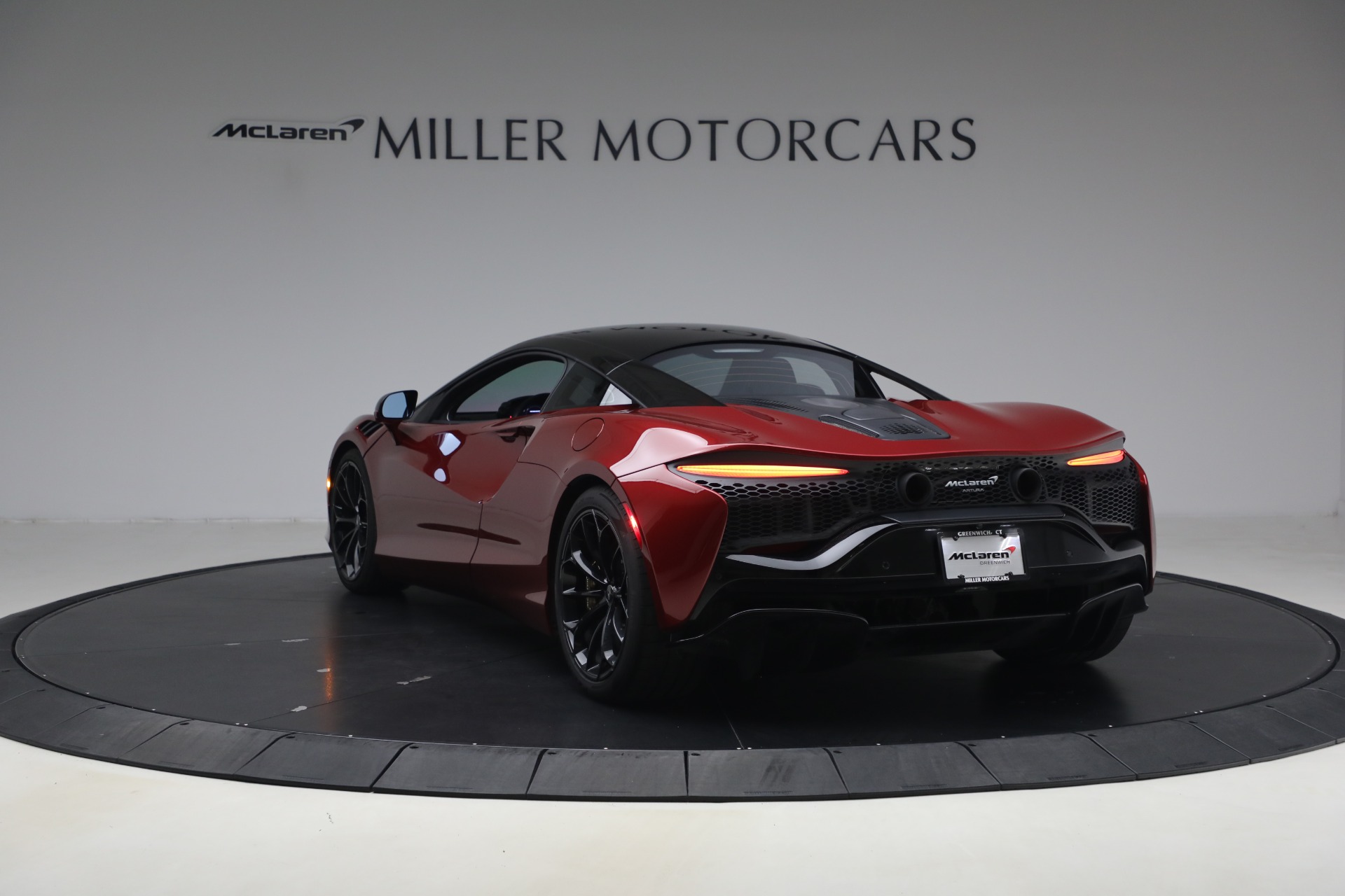 Used-2024-McLaren-Artura-TechLux