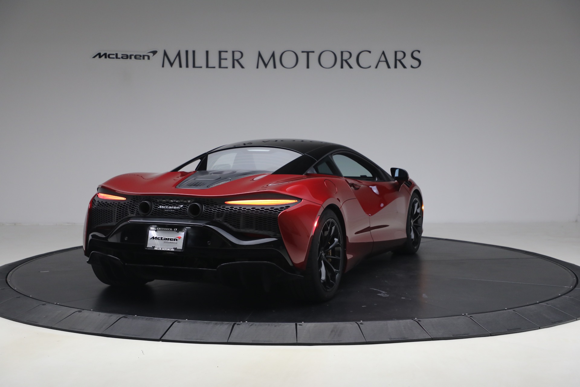 Used-2024-McLaren-Artura-TechLux