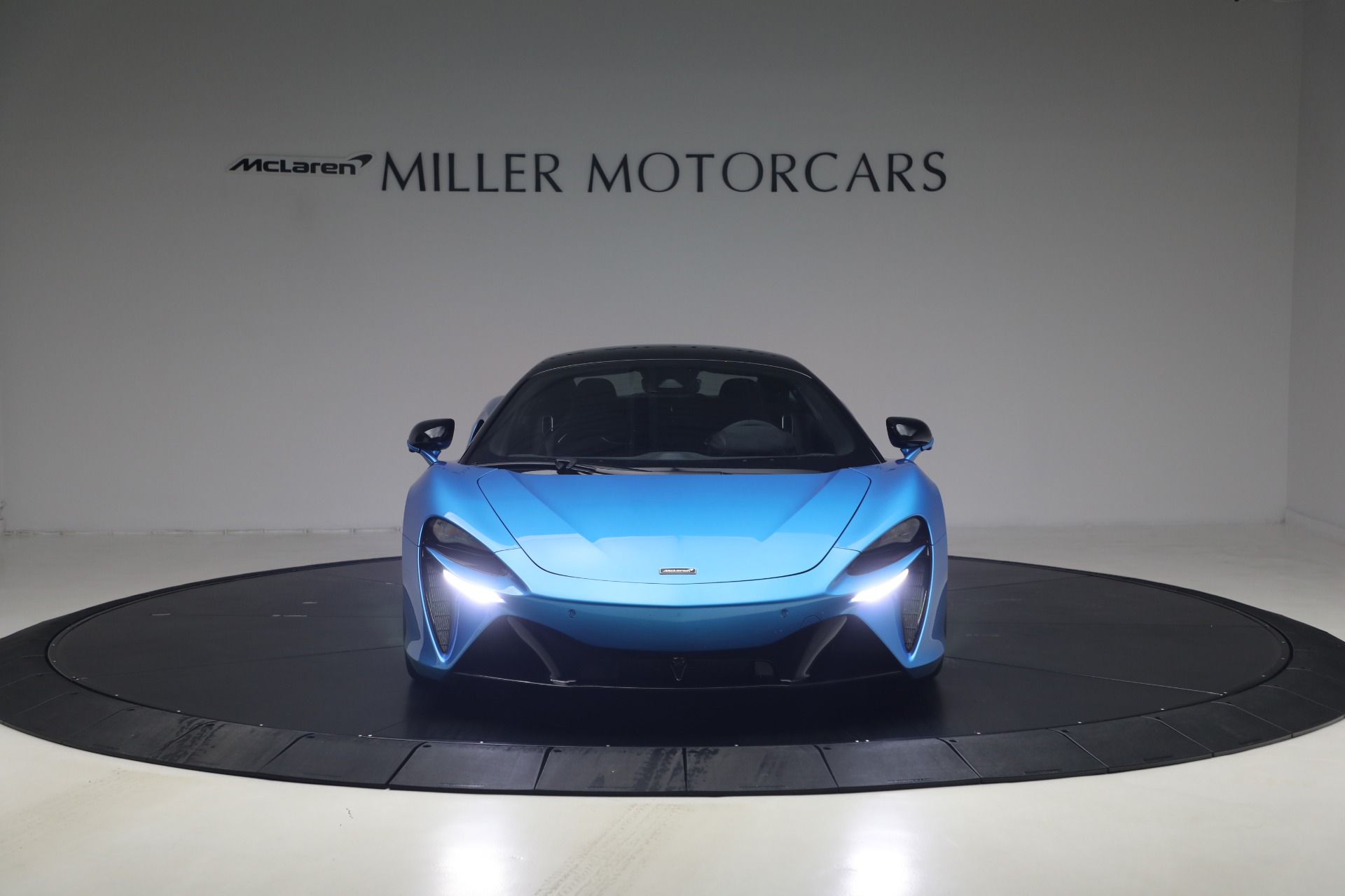 Used-2024-McLaren-Artura-Performance