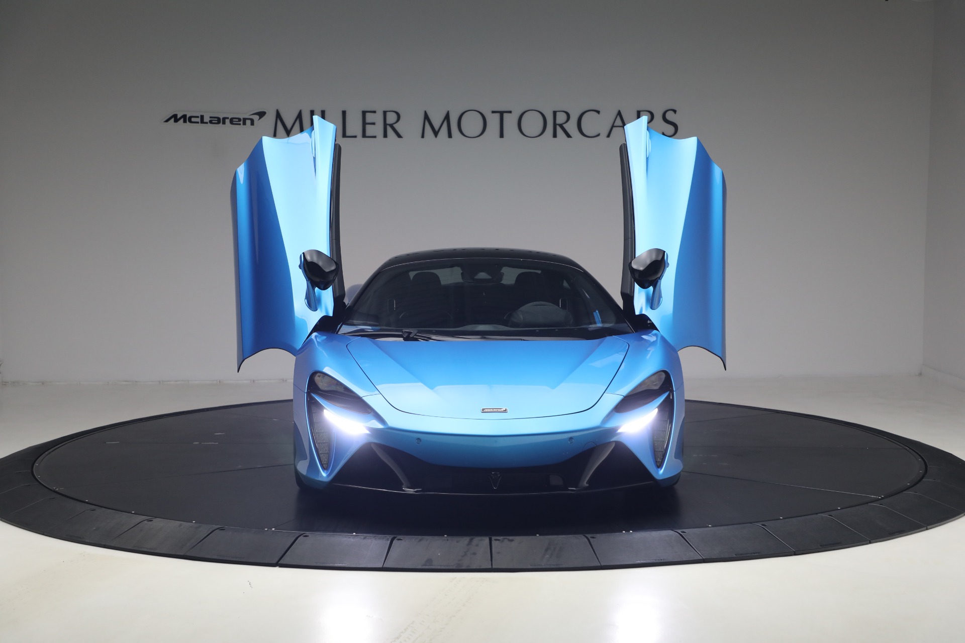 Used-2024-McLaren-Artura-Performance