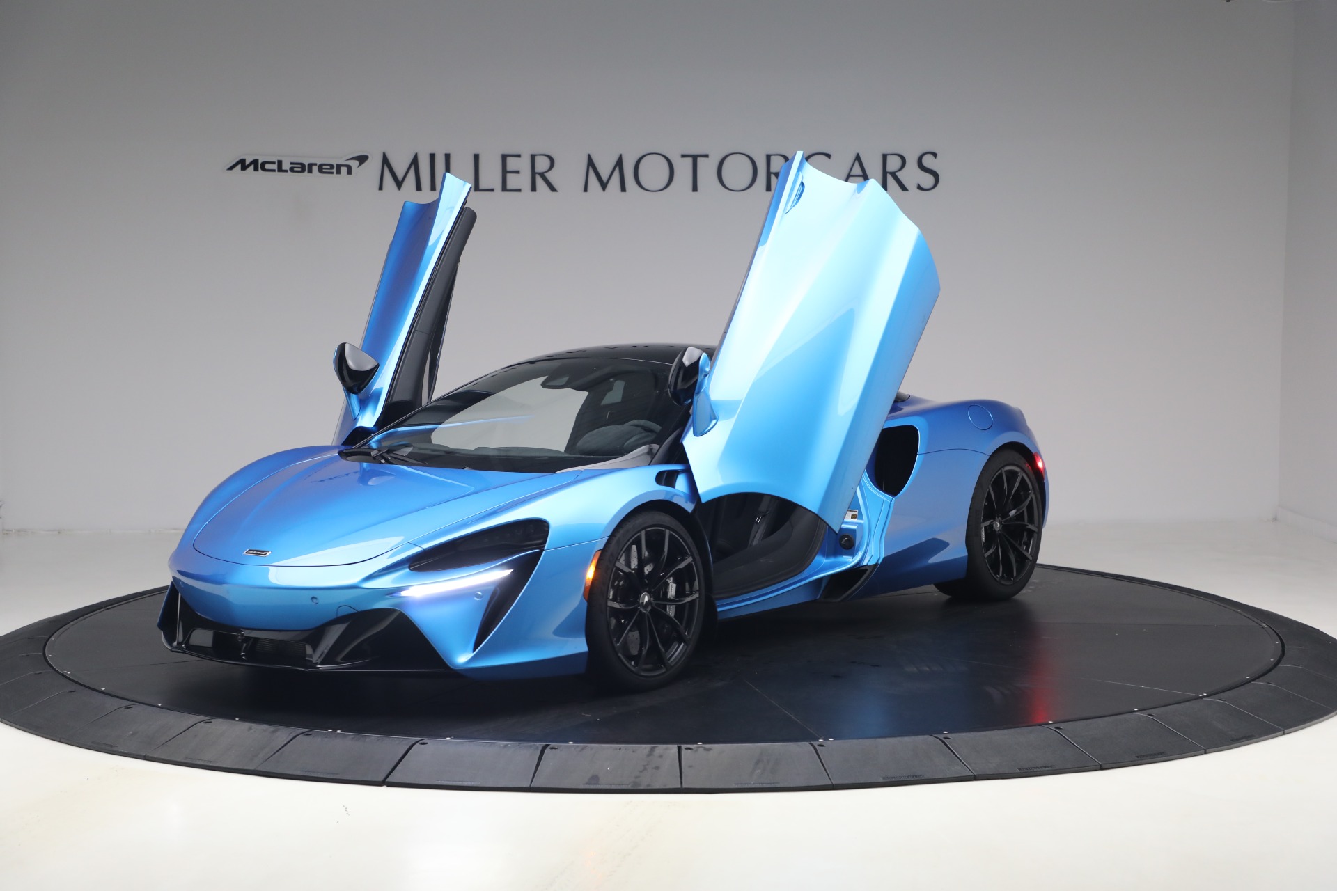 Used-2024-McLaren-Artura-Performance