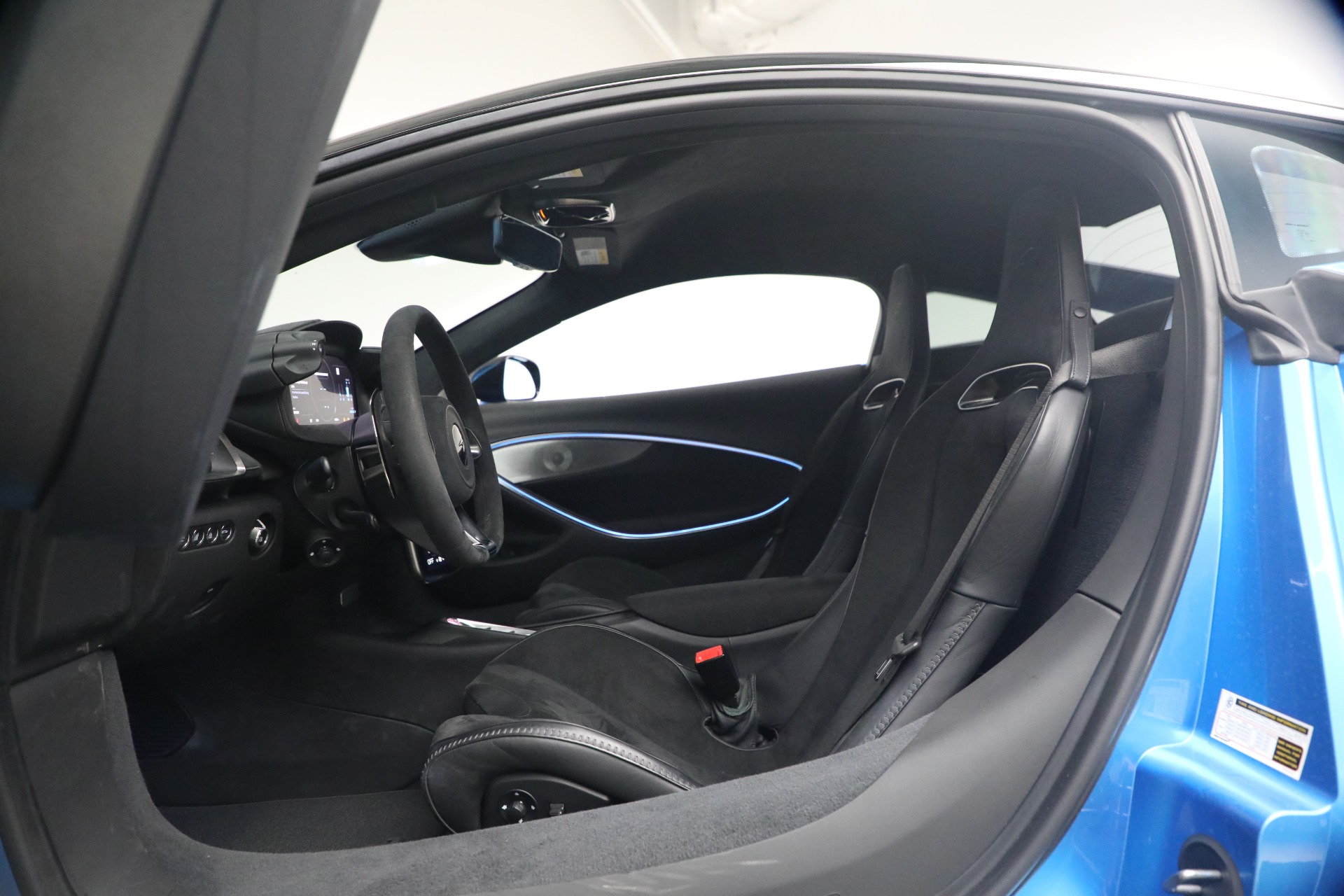 Used-2024-McLaren-Artura-Performance