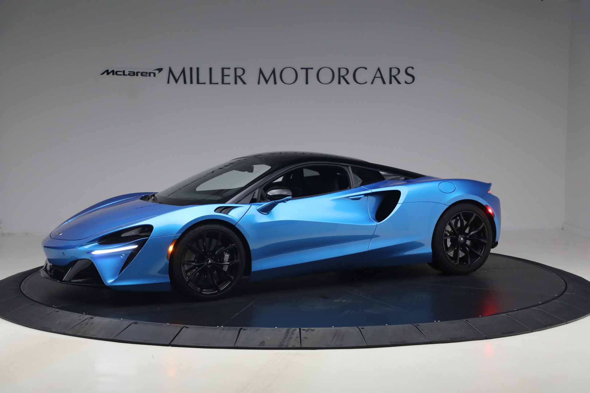 Used-2024-McLaren-Artura-Performance