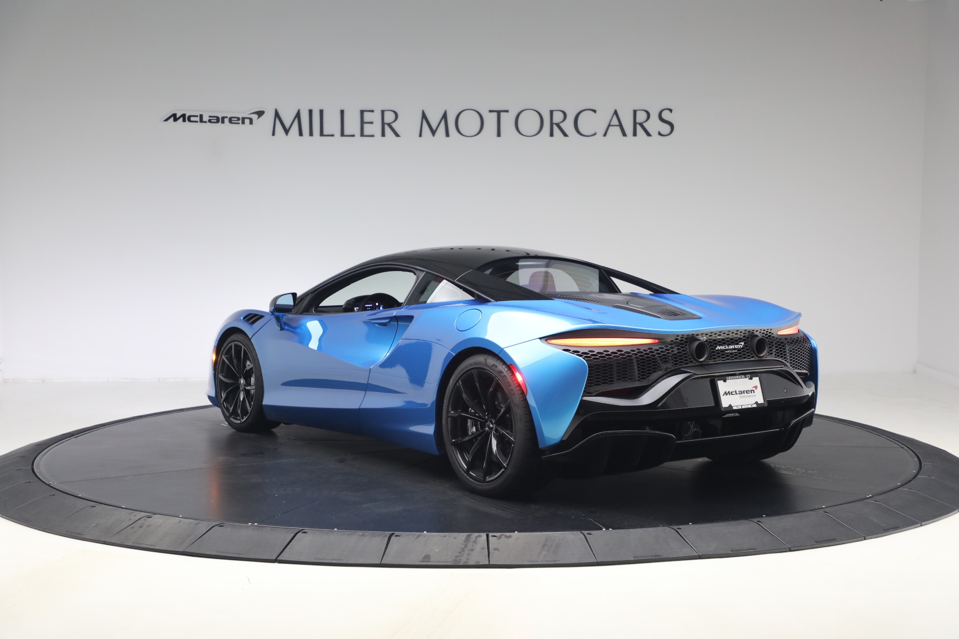 Used-2024-McLaren-Artura-Performance