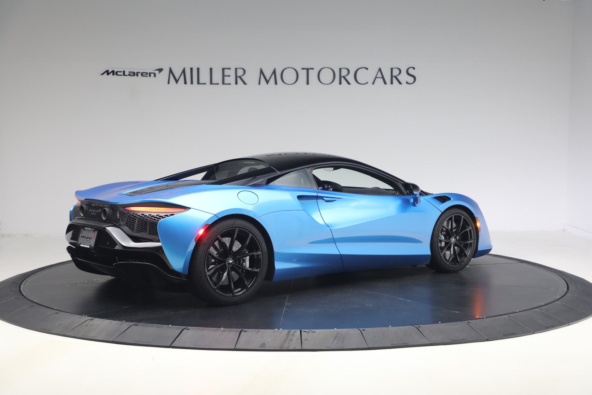 Used-2024-McLaren-Artura-Performance