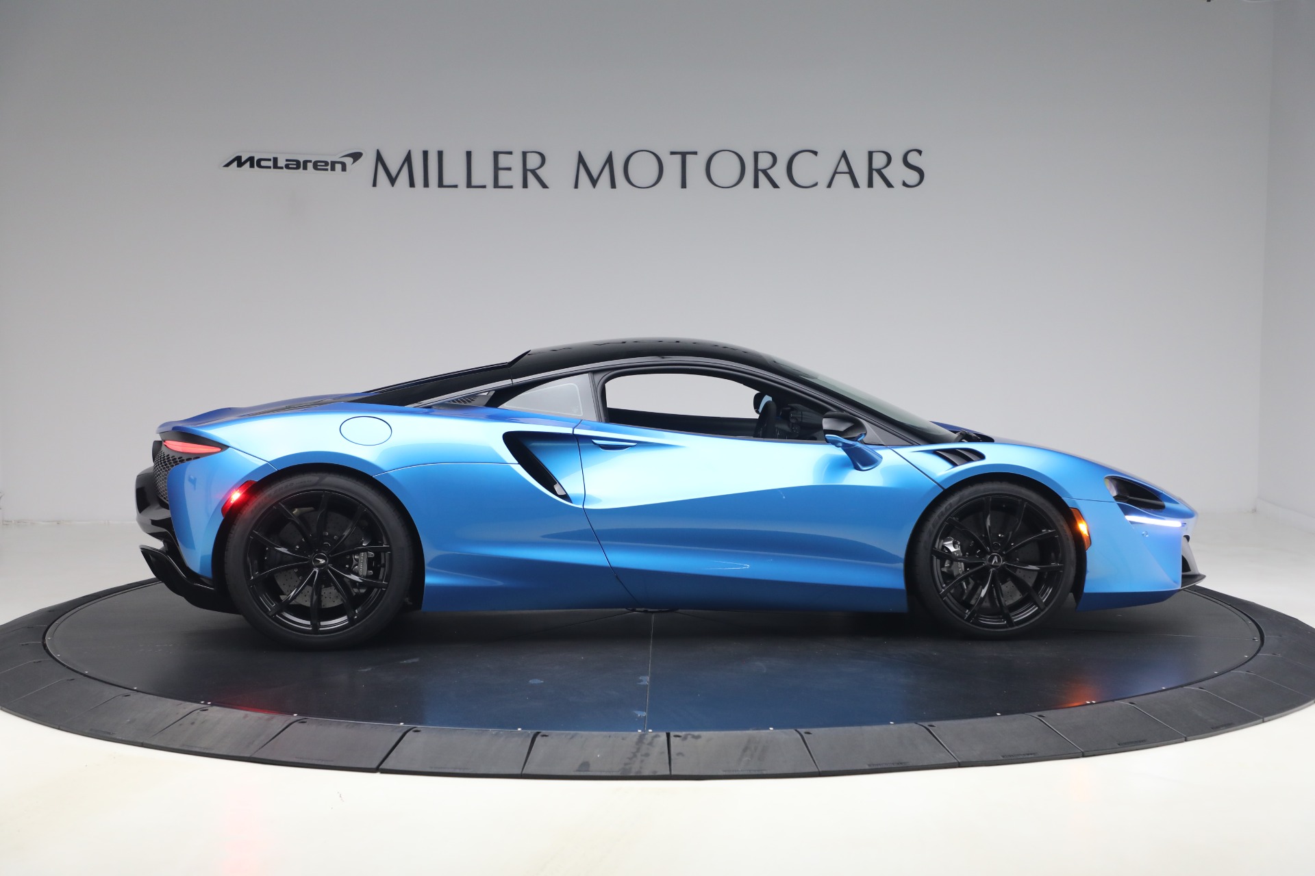 Used-2024-McLaren-Artura-Performance