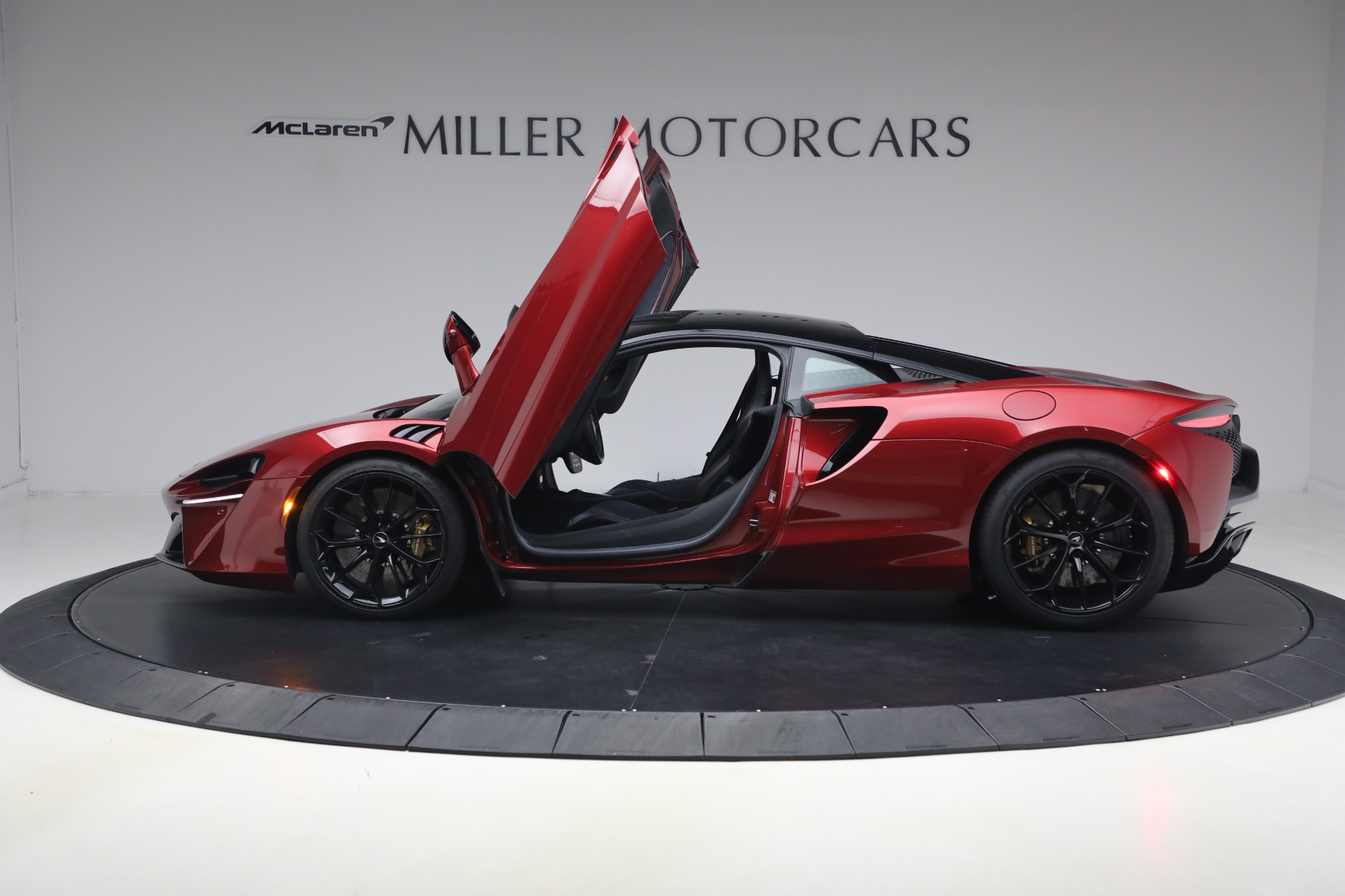 Used-2023-McLaren-Artura-Performance