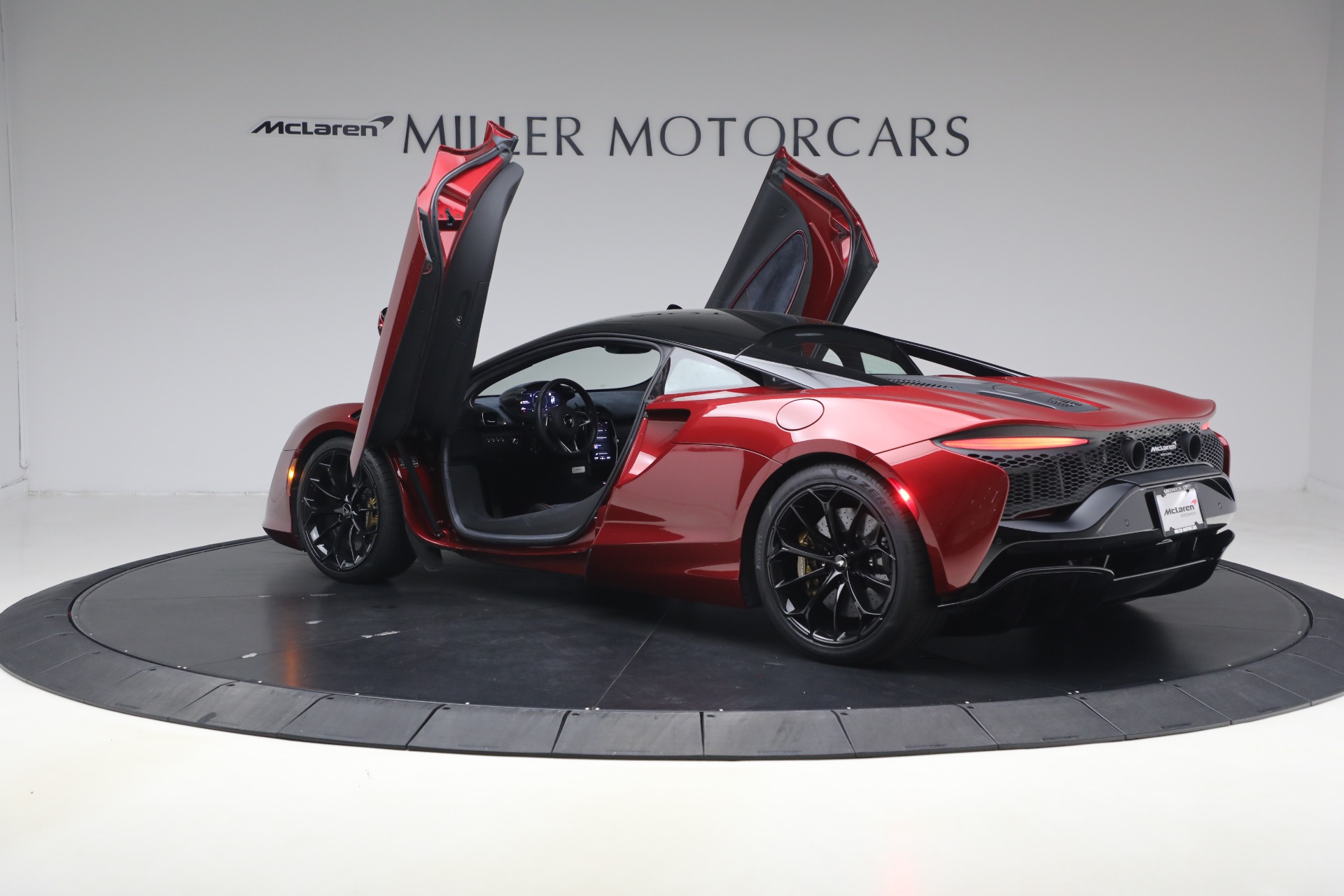 Used-2023-McLaren-Artura-Performance