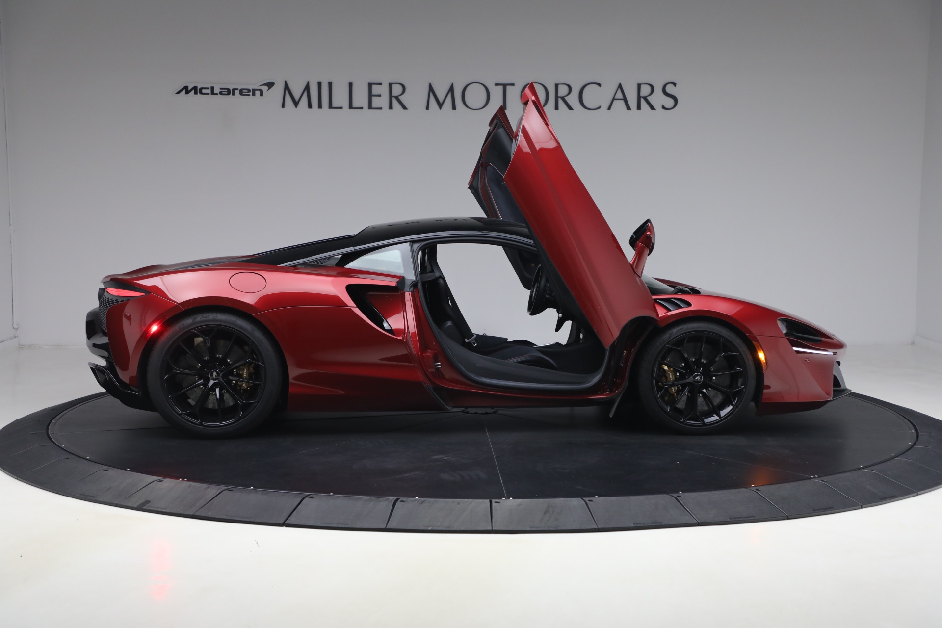 Used-2023-McLaren-Artura-Performance