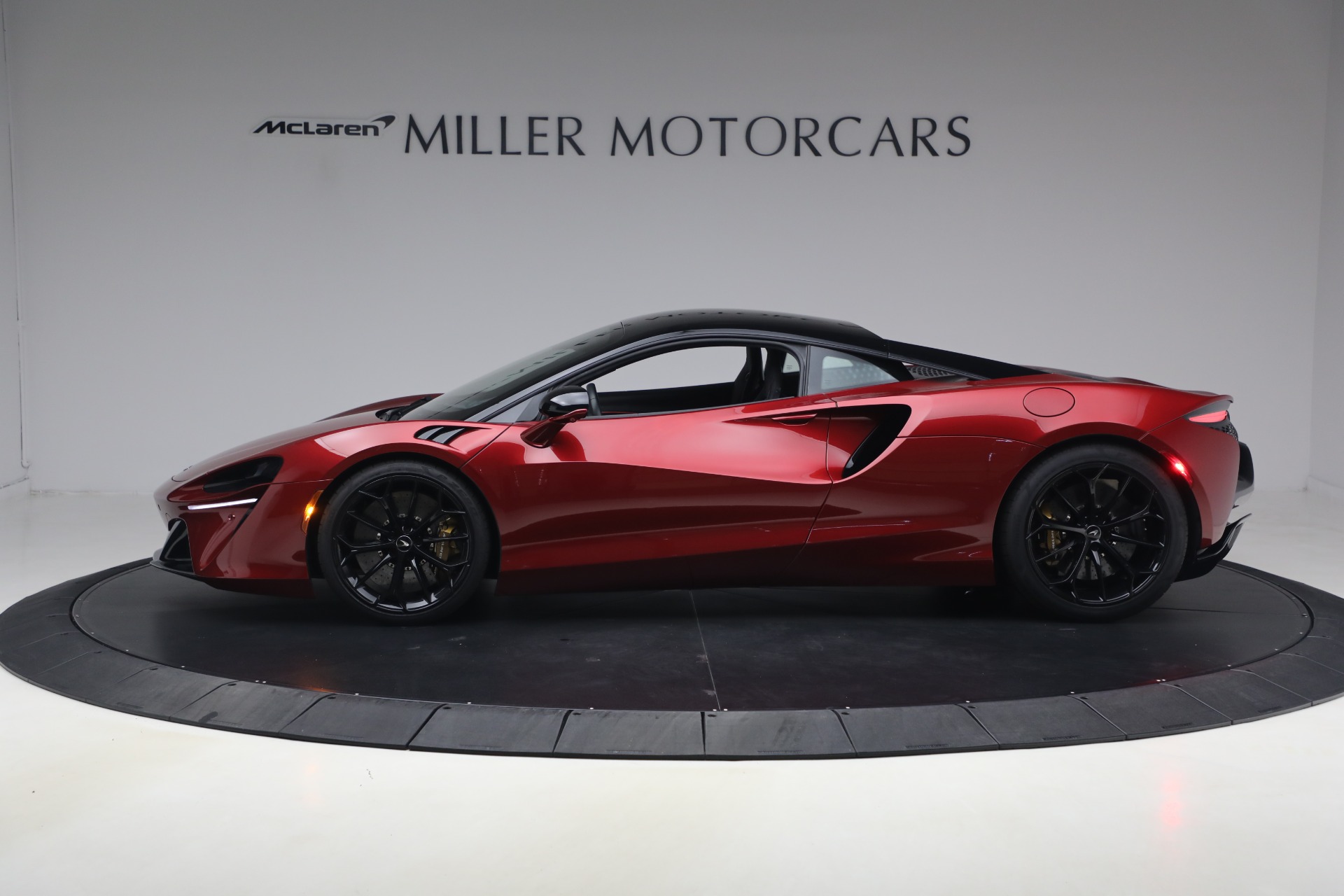Used-2023-McLaren-Artura-Performance