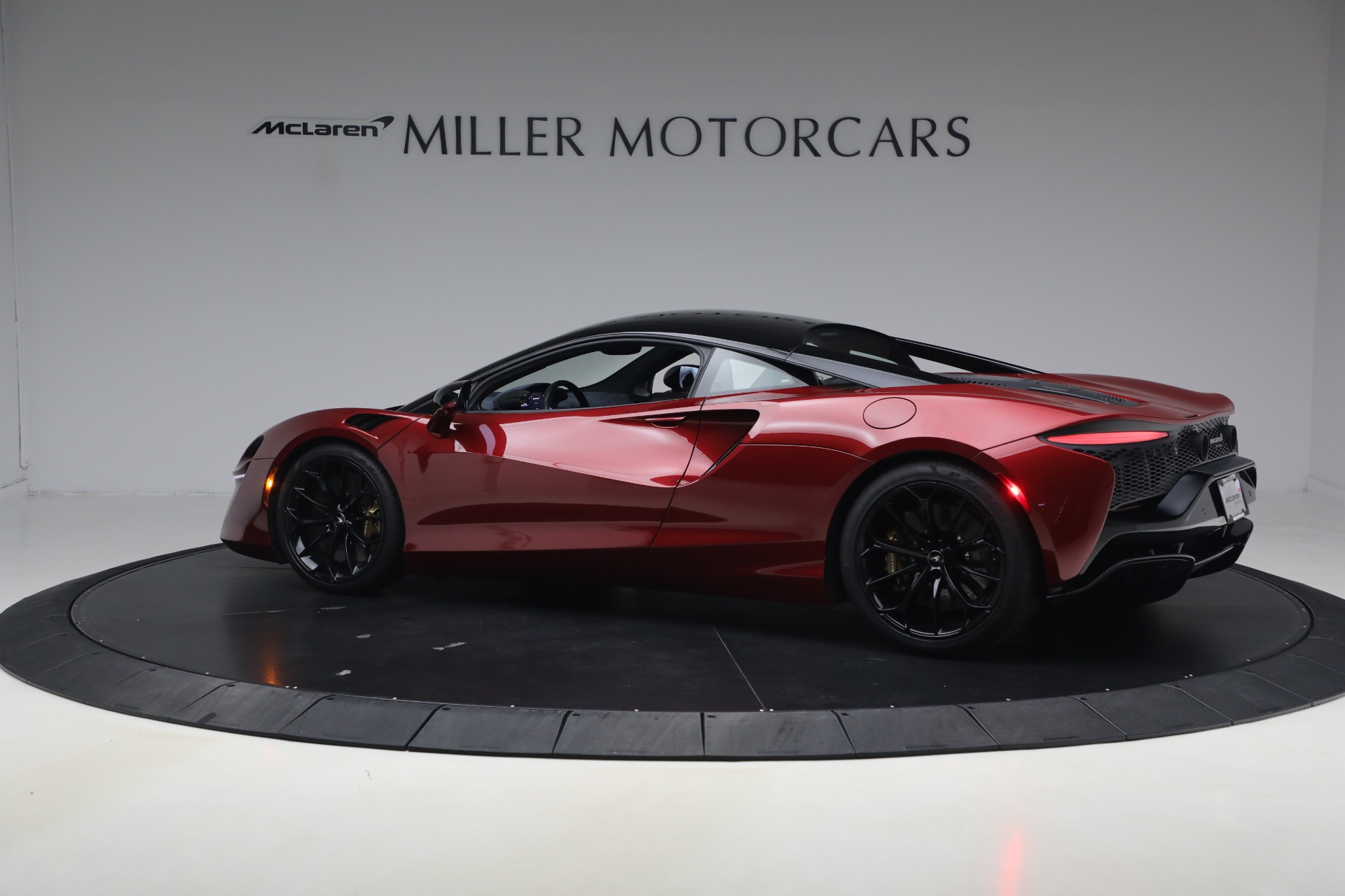 Used-2023-McLaren-Artura-Performance