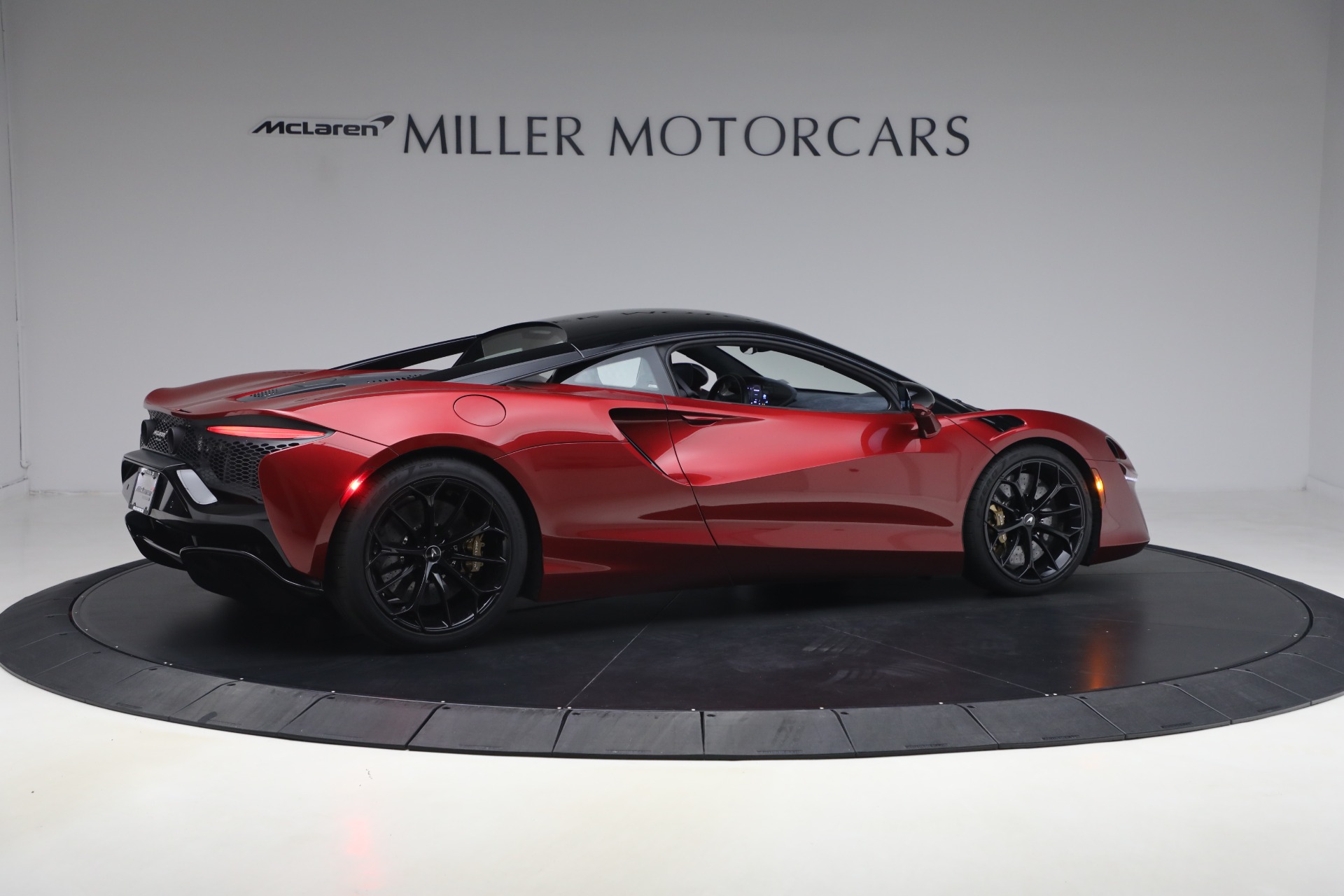 Used-2023-McLaren-Artura-Performance