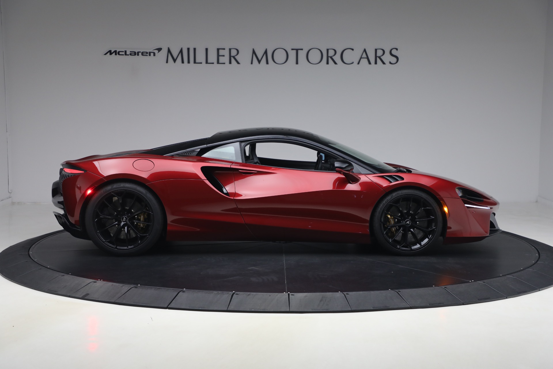 Used-2023-McLaren-Artura-Performance