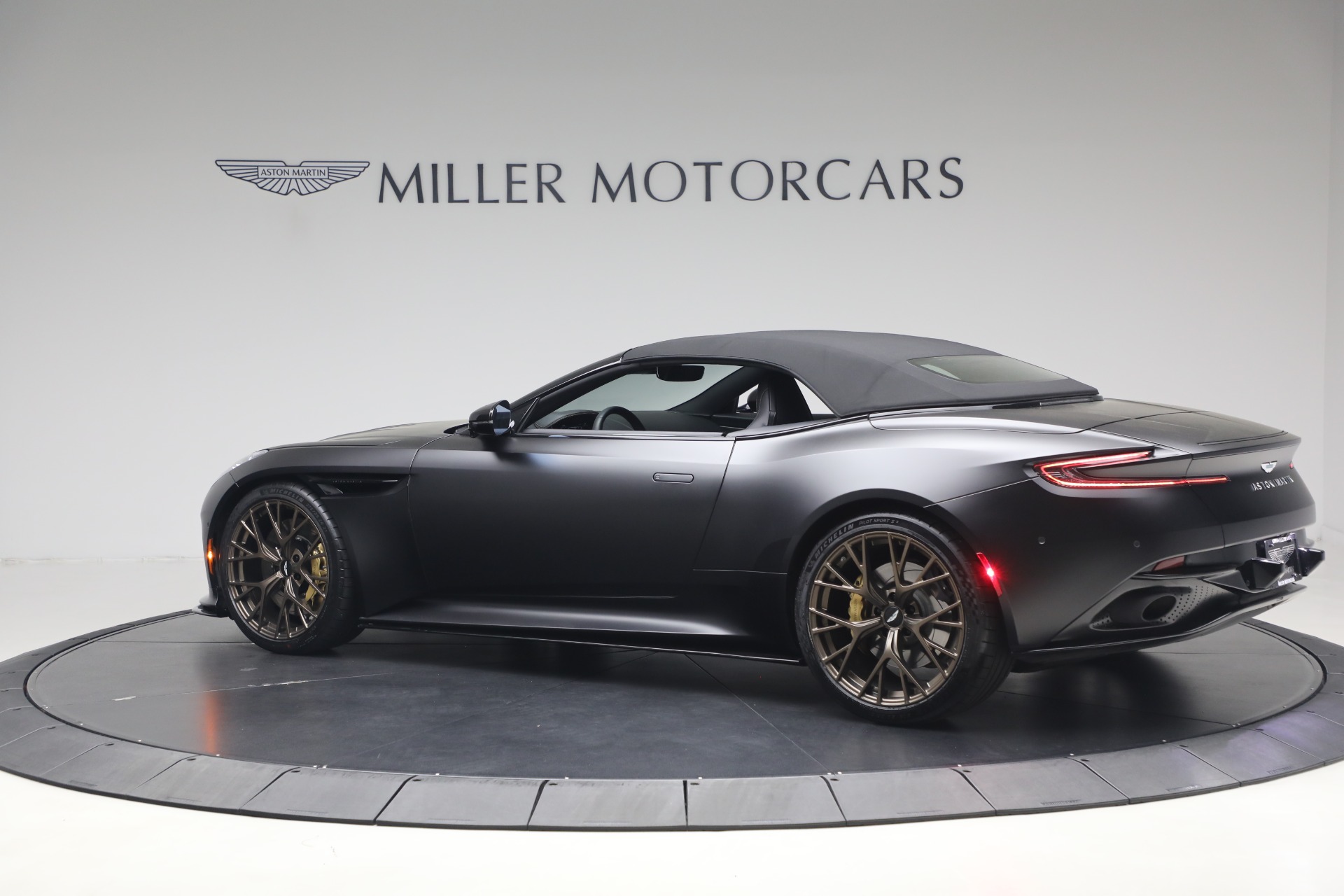 Used-2024-Aston-Martin-DB12-Volante