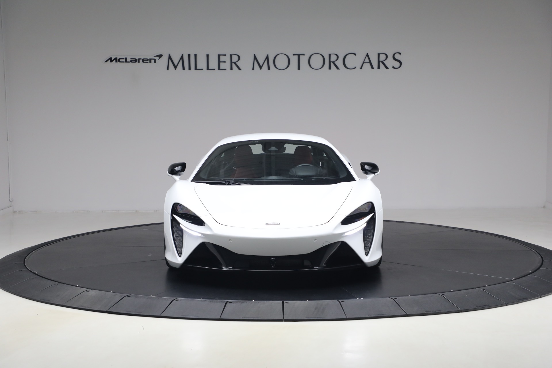 Used-2023-McLaren-Artura-TechLux