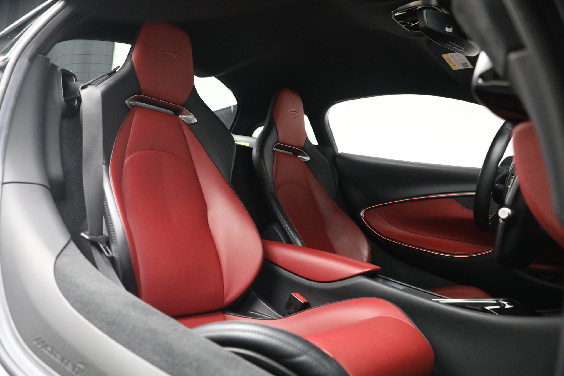 Used-2023-McLaren-Artura-TechLux