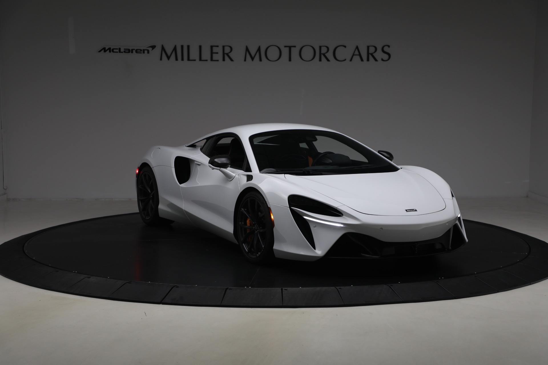 Used-2023-McLaren-Artura-Performance