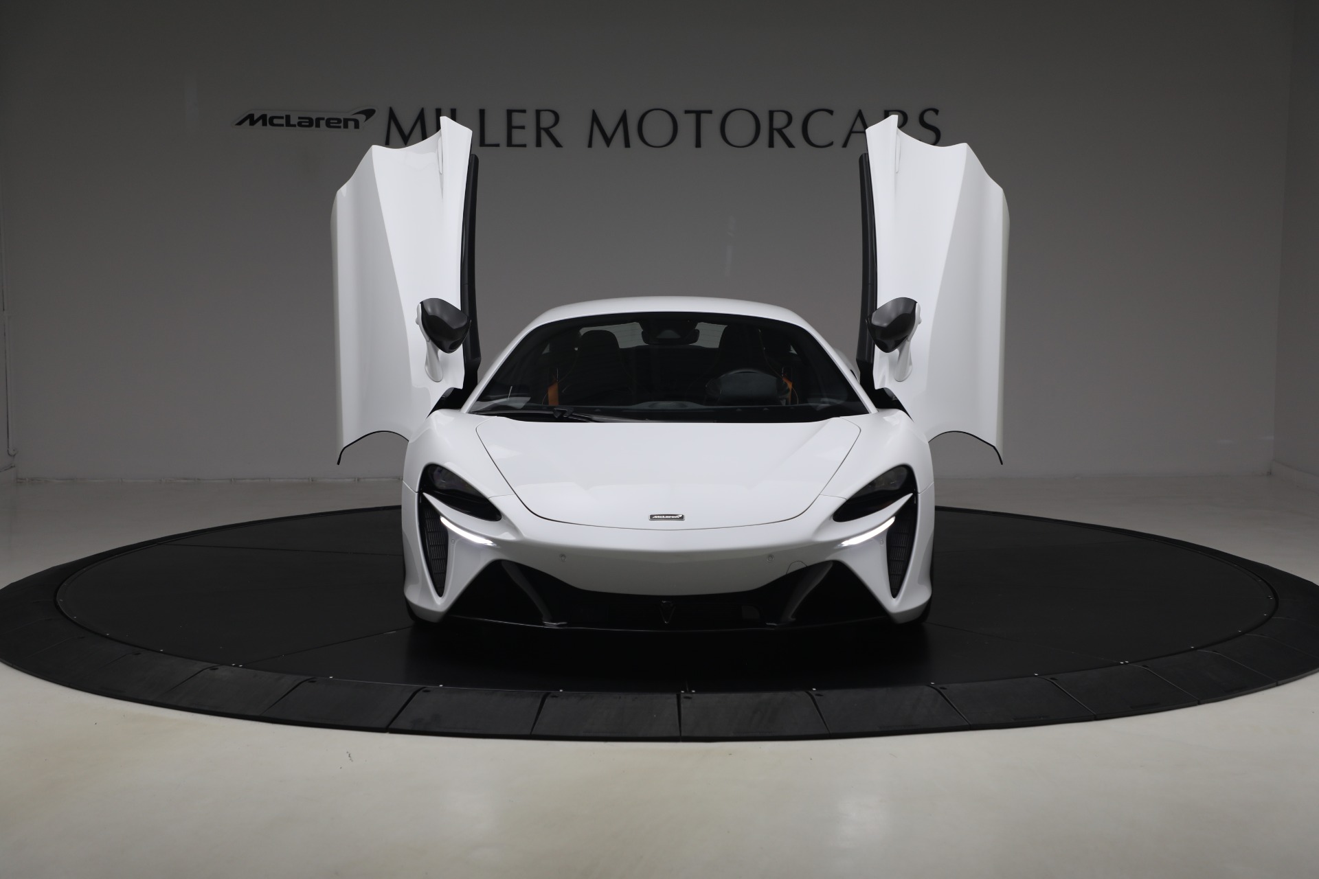 Used-2023-McLaren-Artura-Performance