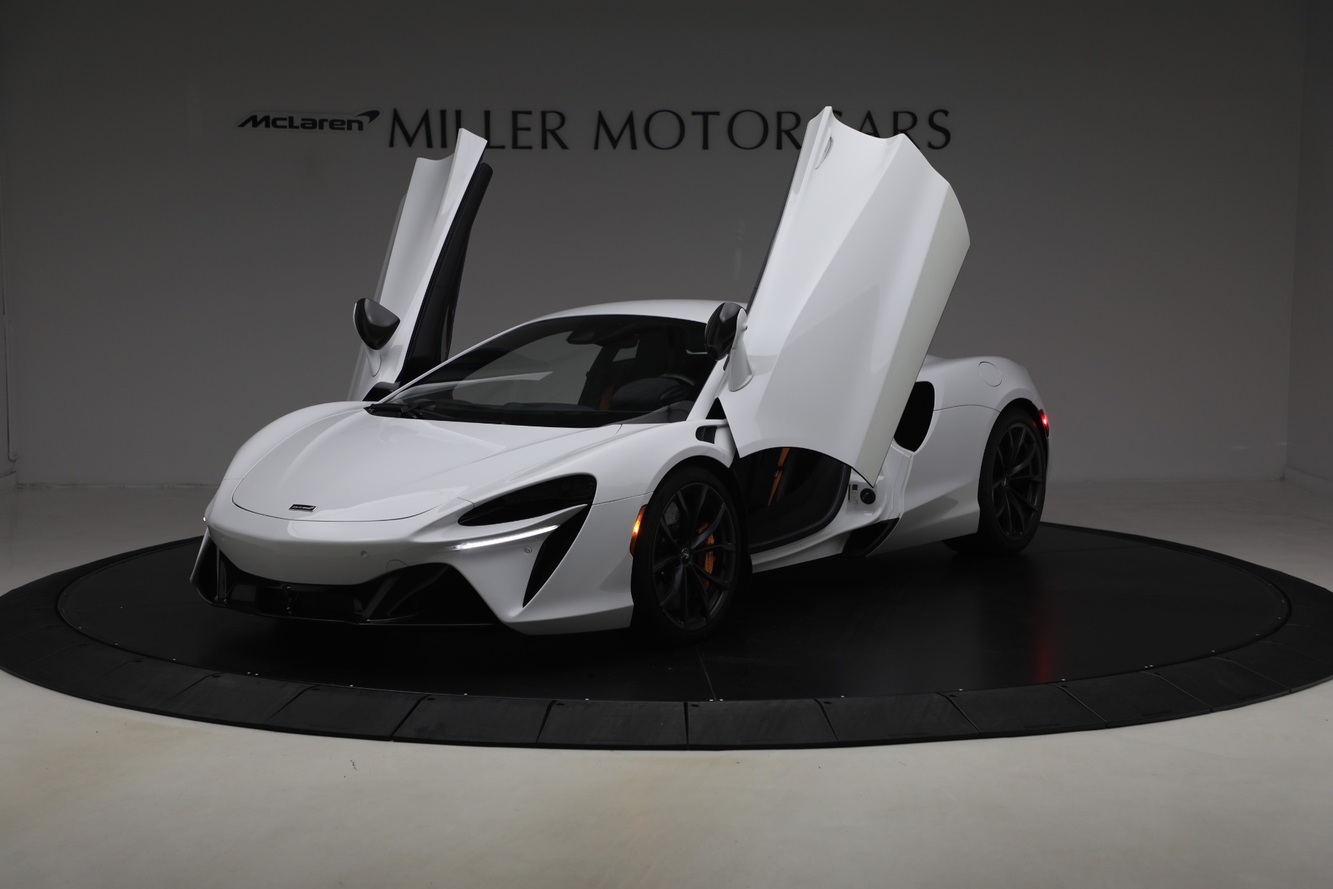 Used-2023-McLaren-Artura-Performance