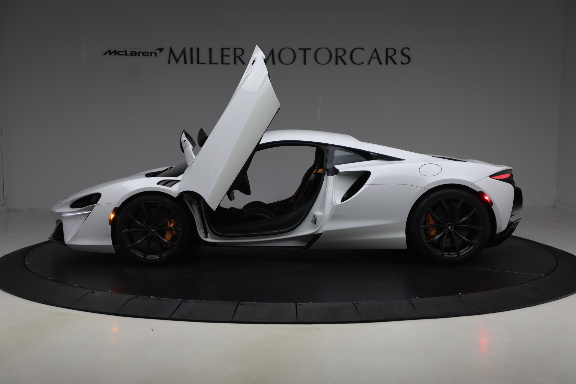 Used-2023-McLaren-Artura-Performance