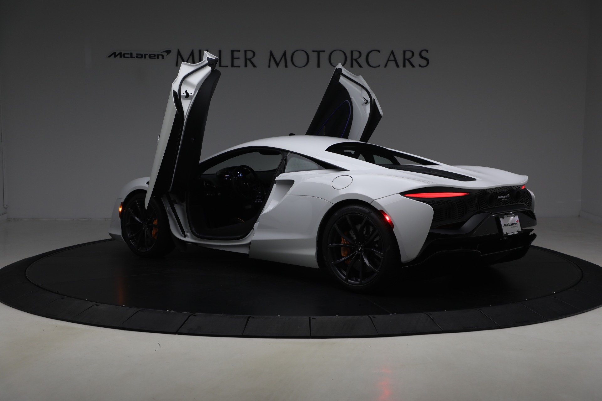 Used-2023-McLaren-Artura-Performance