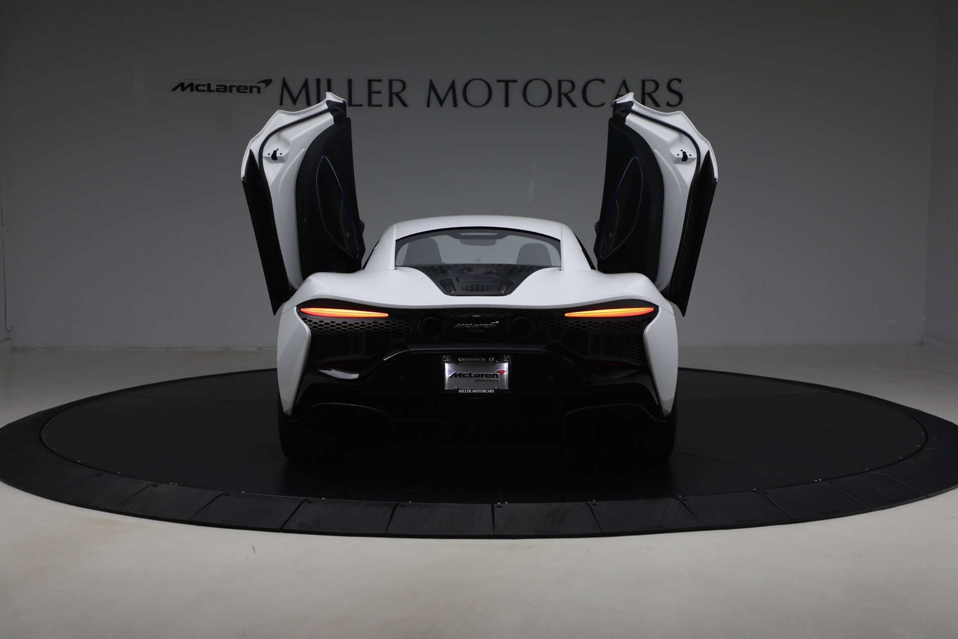 Used-2023-McLaren-Artura-Performance
