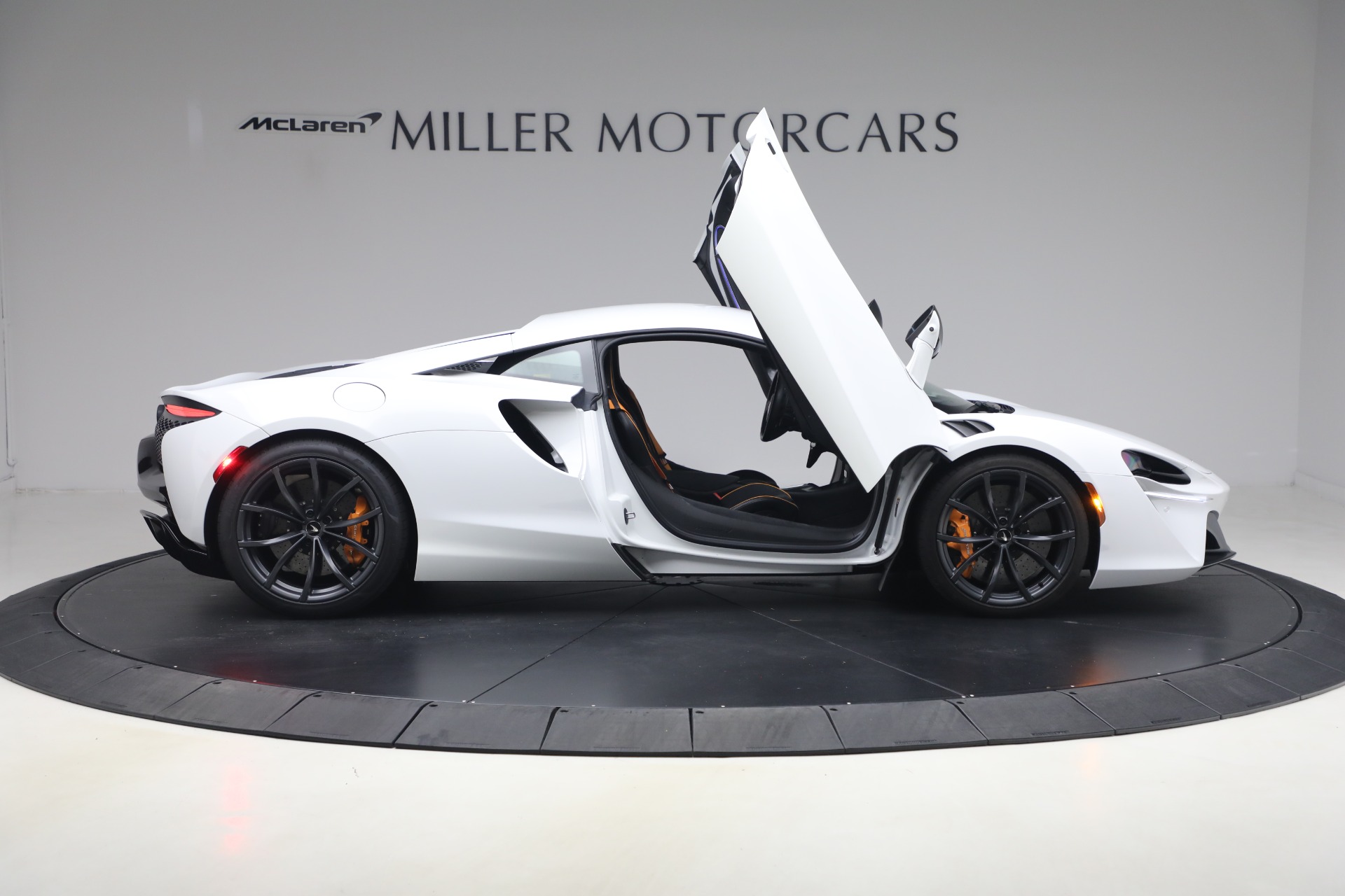 Used-2023-McLaren-Artura-Performance
