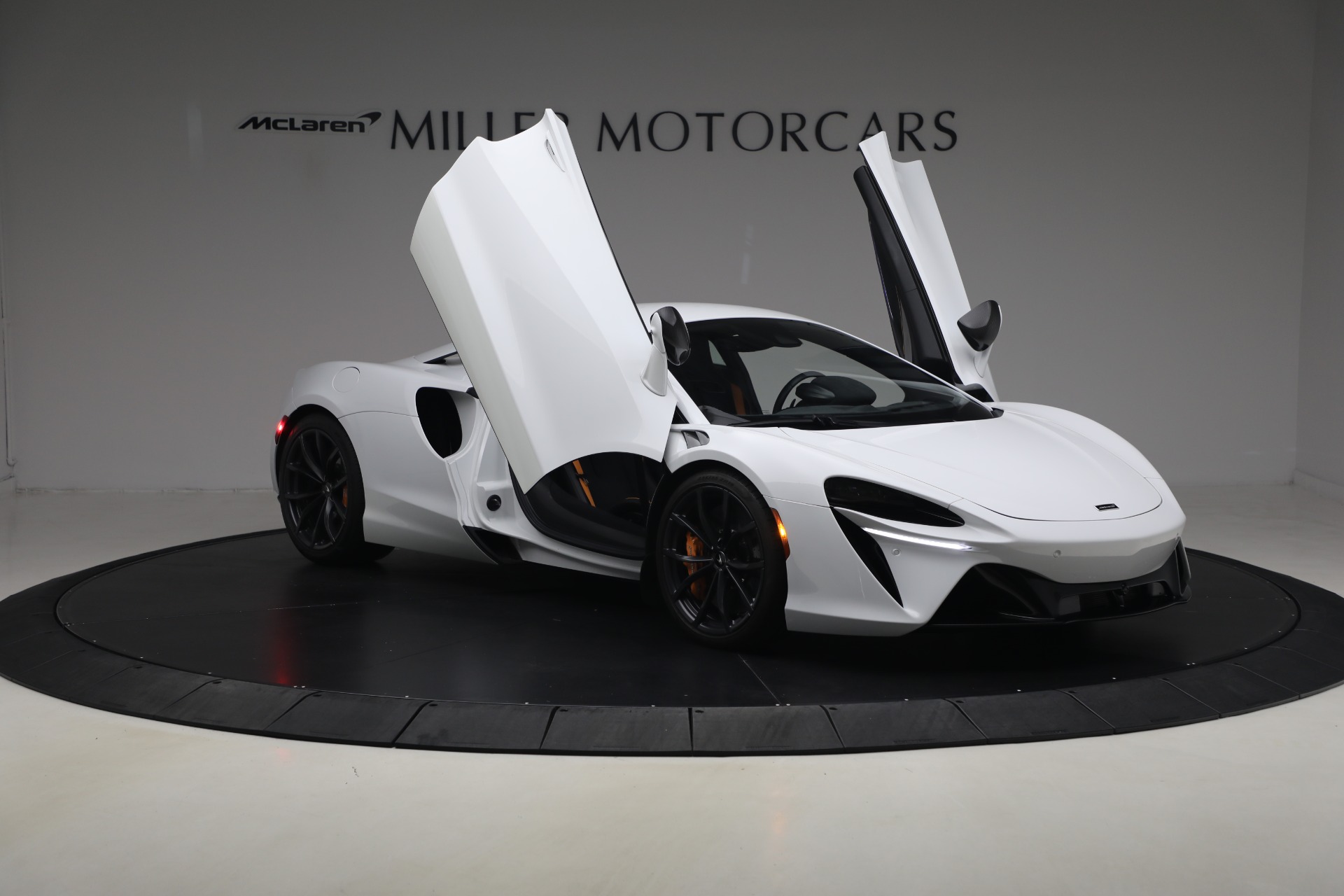 Used-2023-McLaren-Artura-Performance
