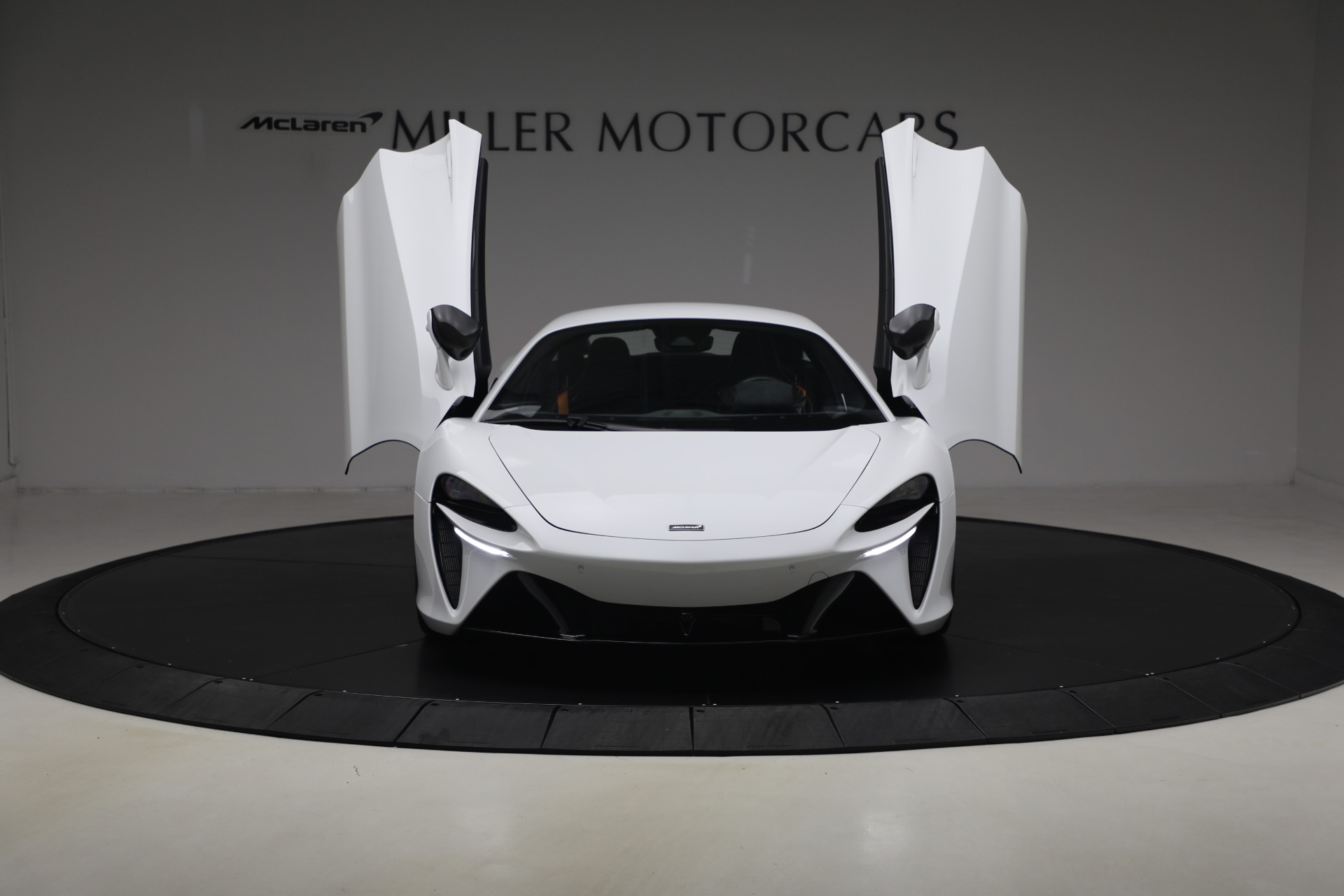 Used-2023-McLaren-Artura-Performance