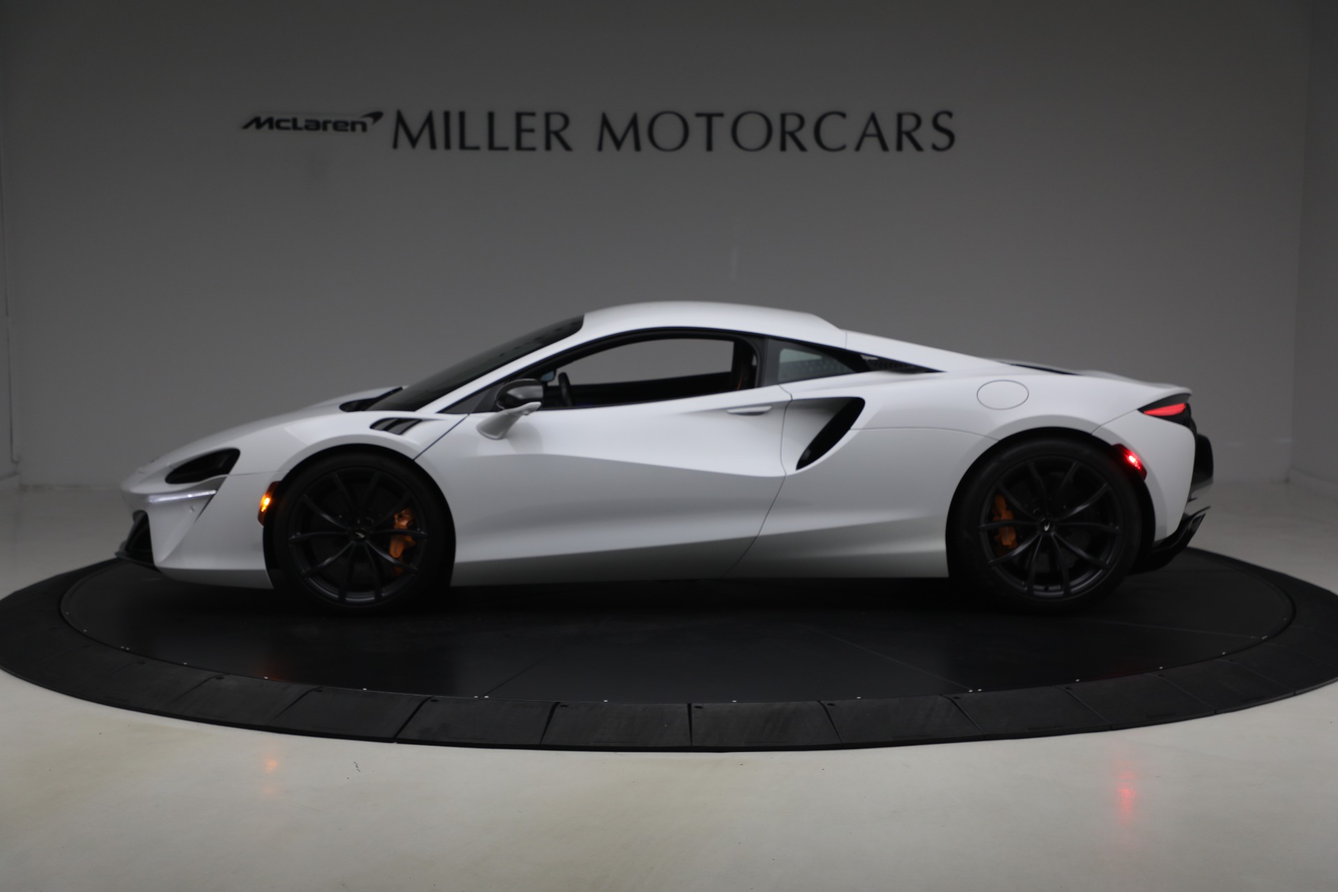 Used-2023-McLaren-Artura-Performance