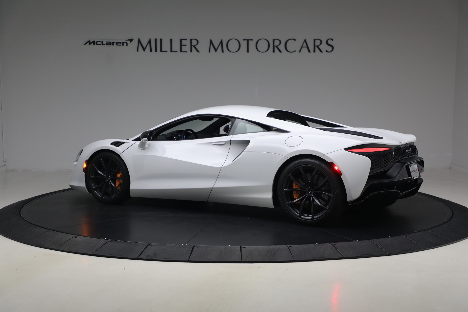 Used-2023-McLaren-Artura-Performance