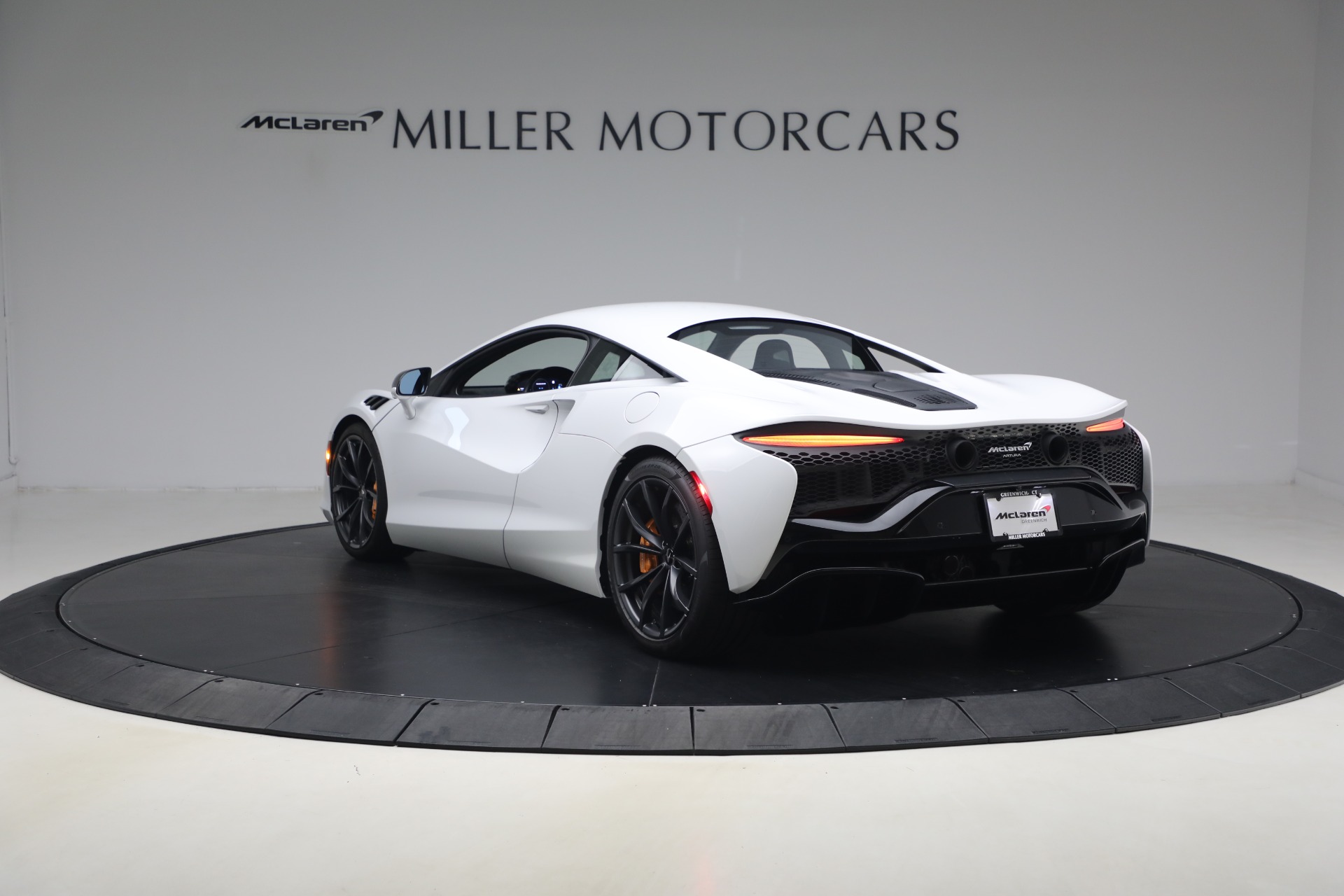 Used-2023-McLaren-Artura-Performance