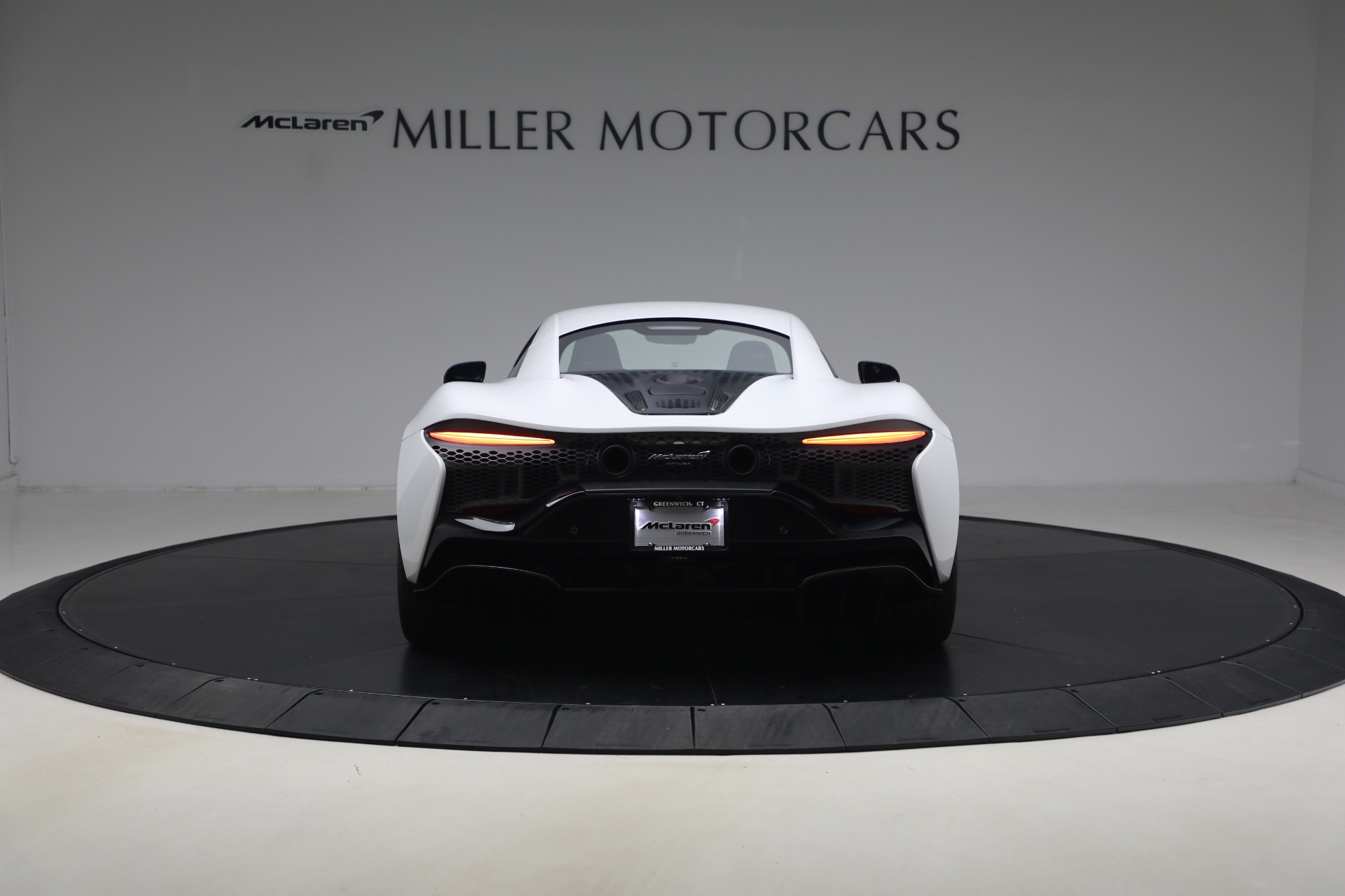 Used-2023-McLaren-Artura-Performance