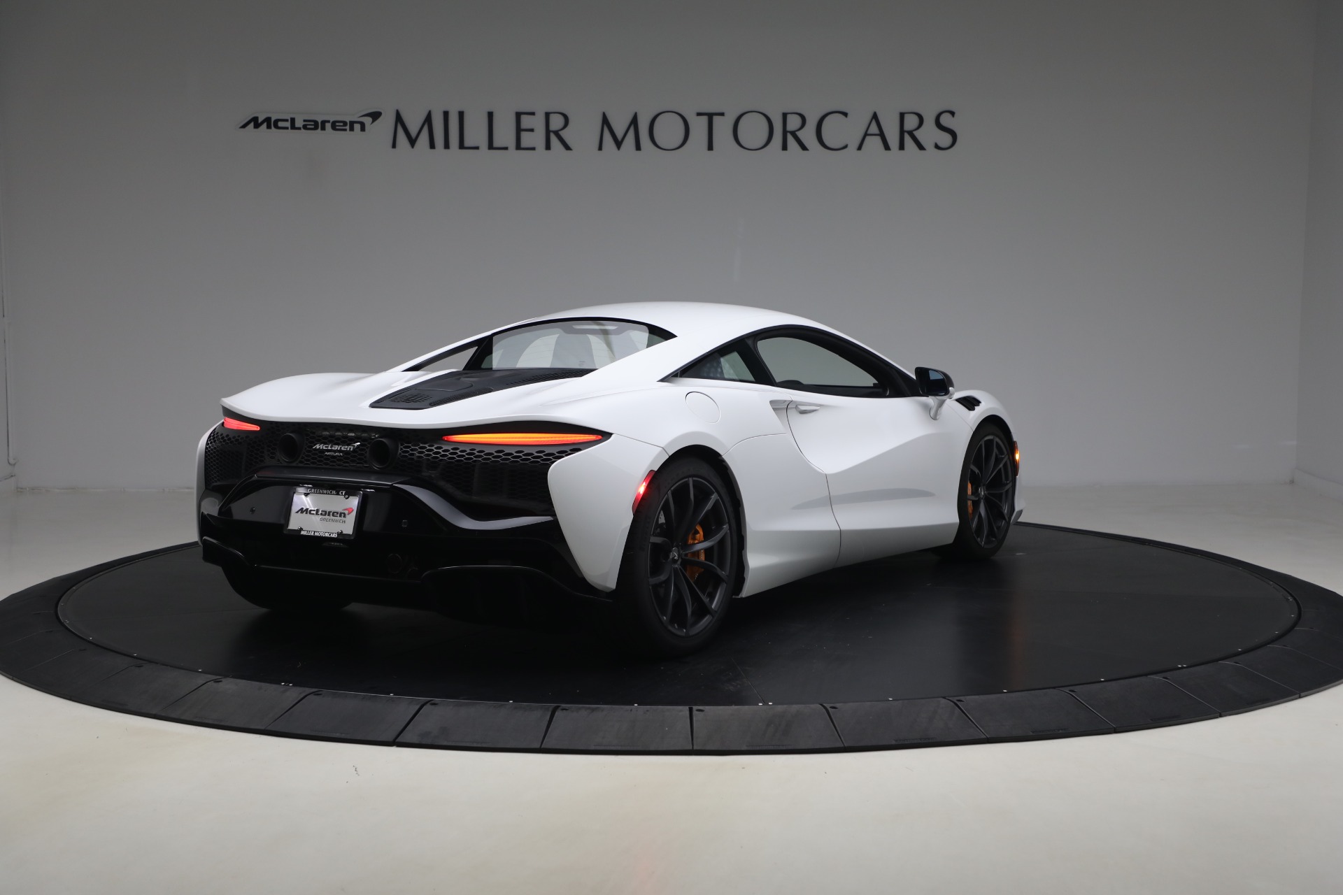 Used-2023-McLaren-Artura-Performance