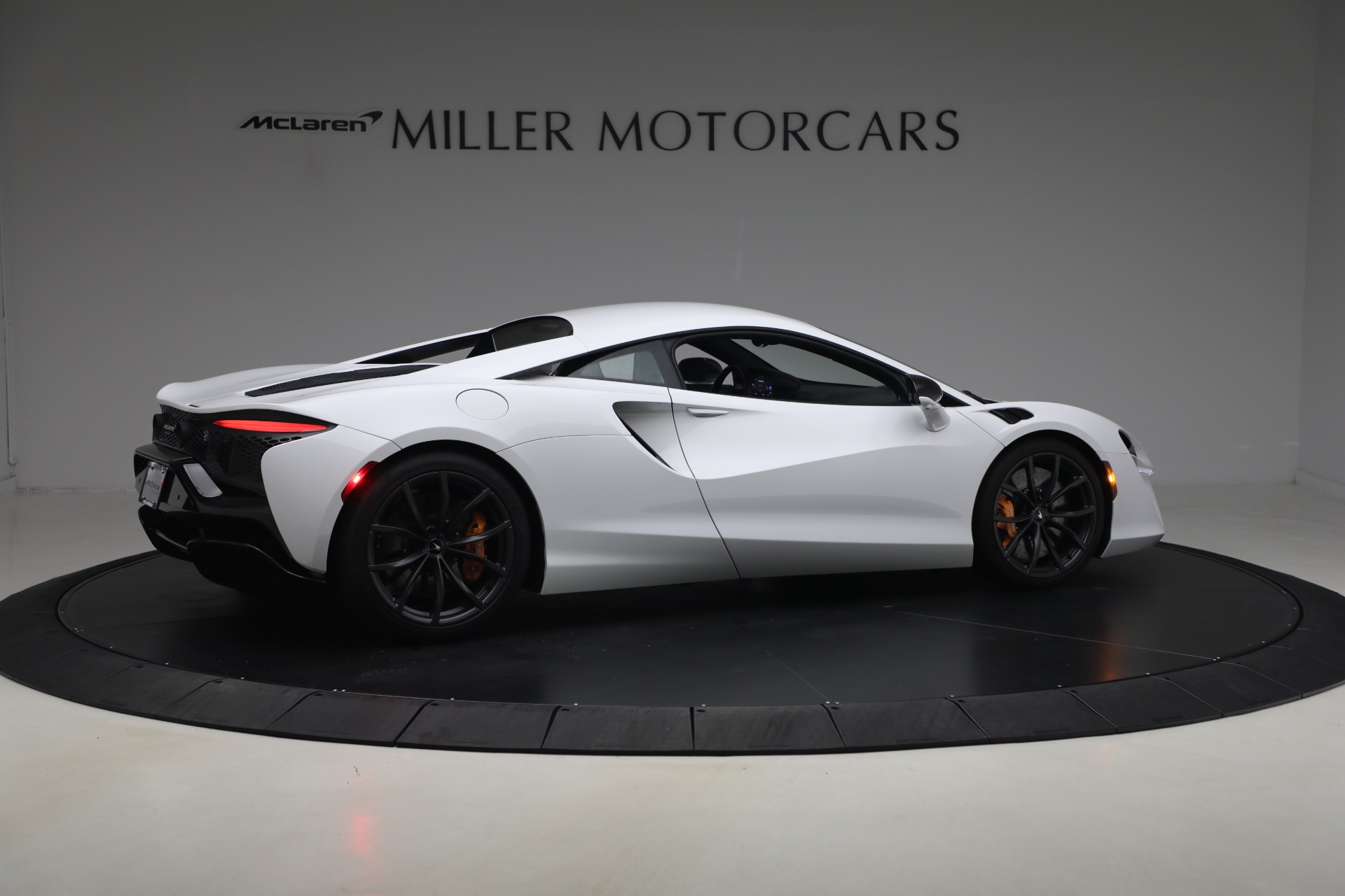 Used-2023-McLaren-Artura-Performance