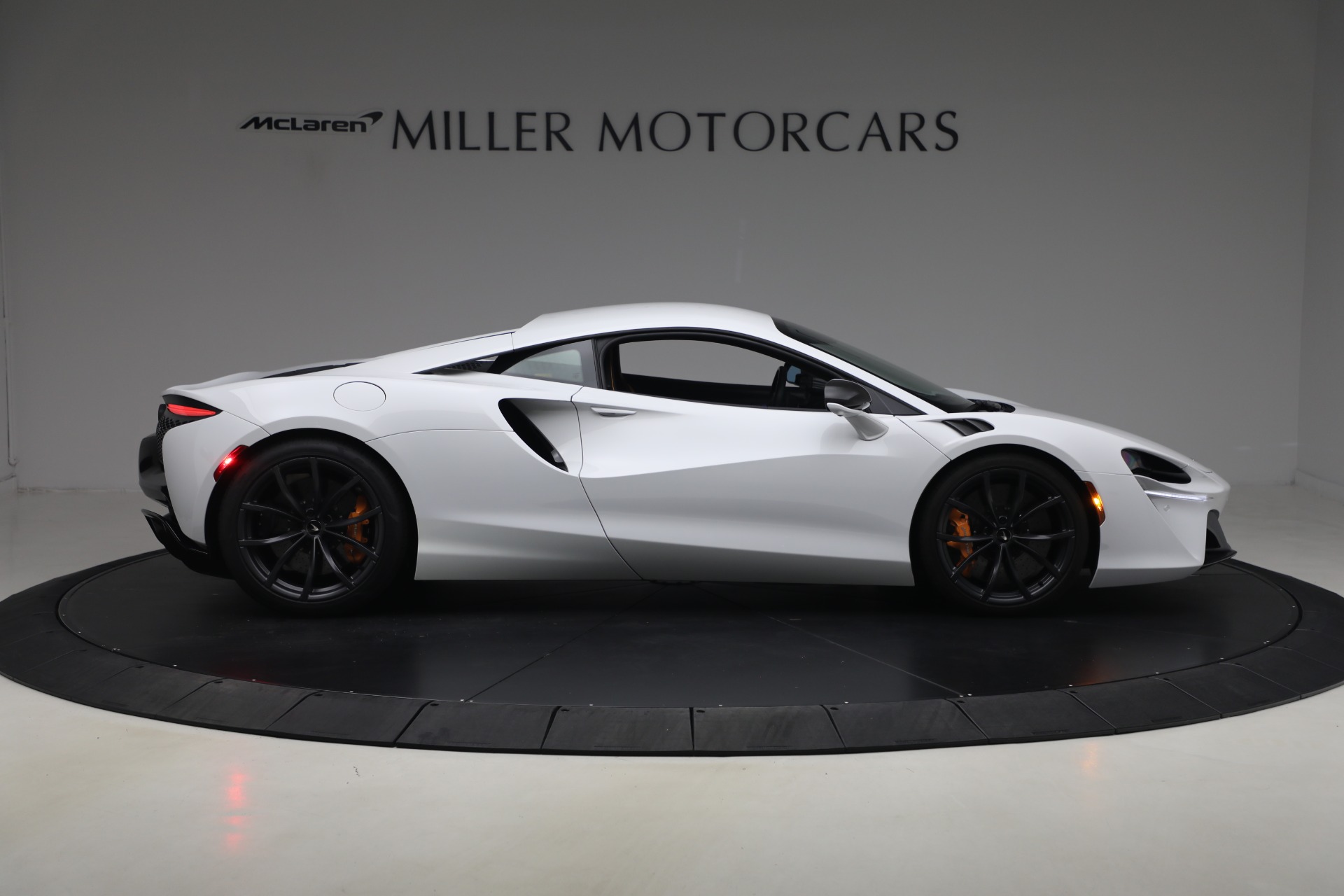Used-2023-McLaren-Artura-Performance