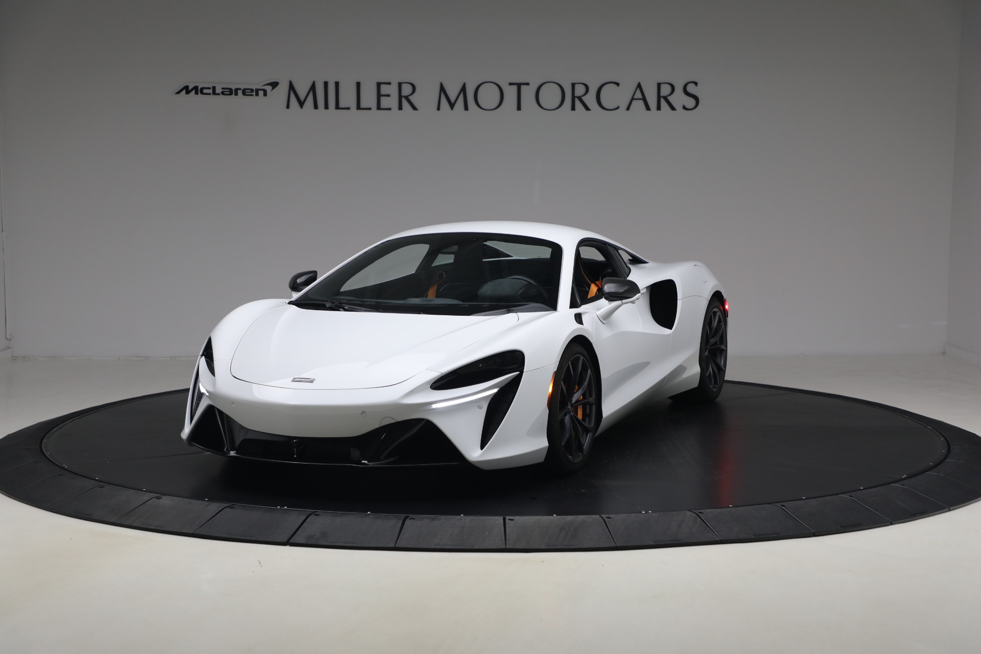Used-2023-McLaren-Artura-Performance