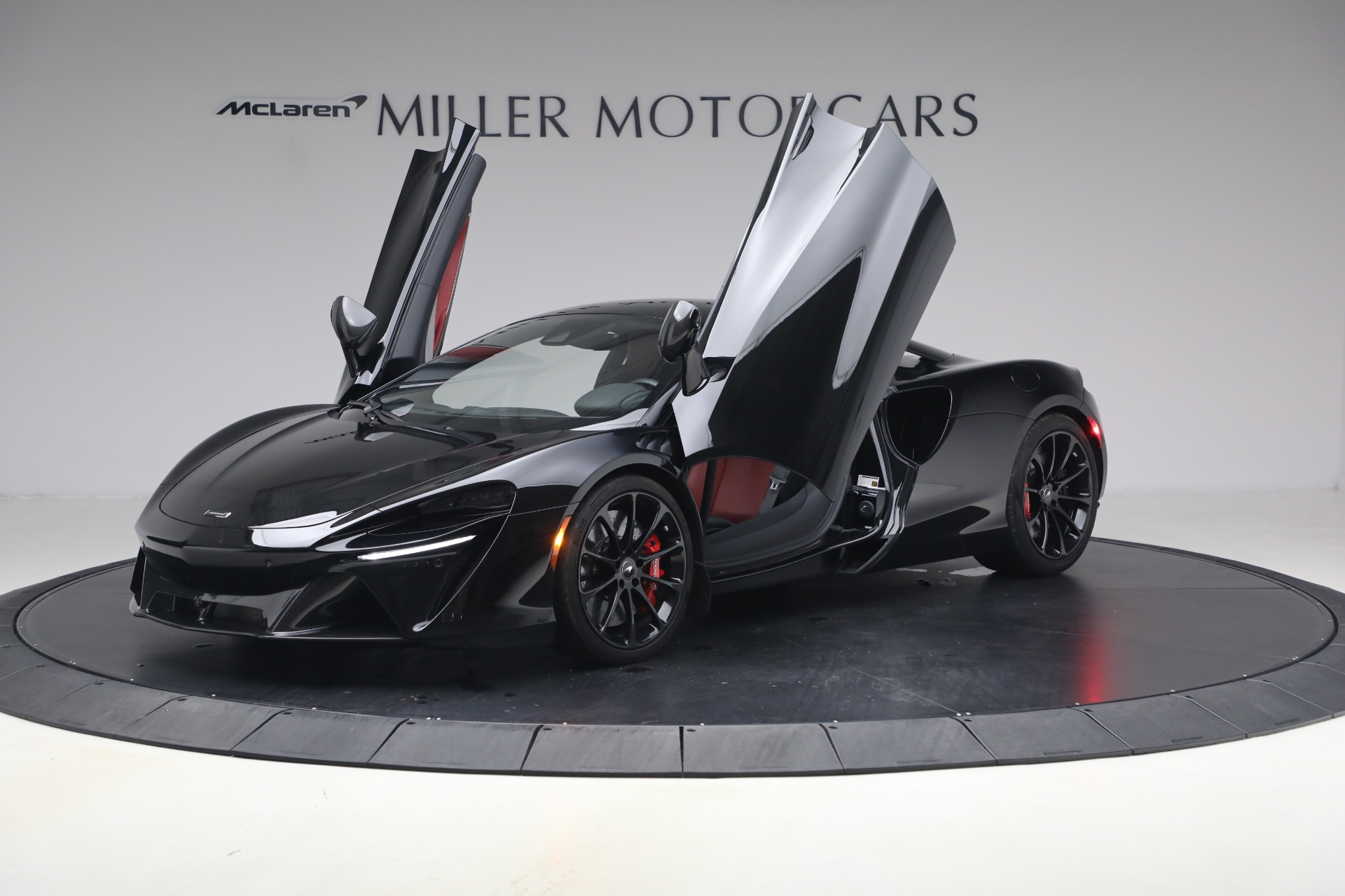 Used-2024-McLaren-Artura-TechLux